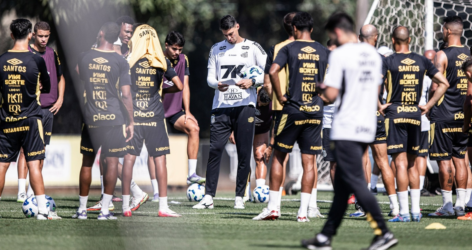 Sob comando de Matheus Bachi, Santos segue preparação para encarar o Bahia