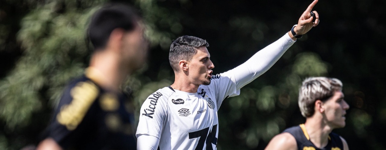 À espera de Vojvoda, Santos avança em preparação para pegar o Bahia