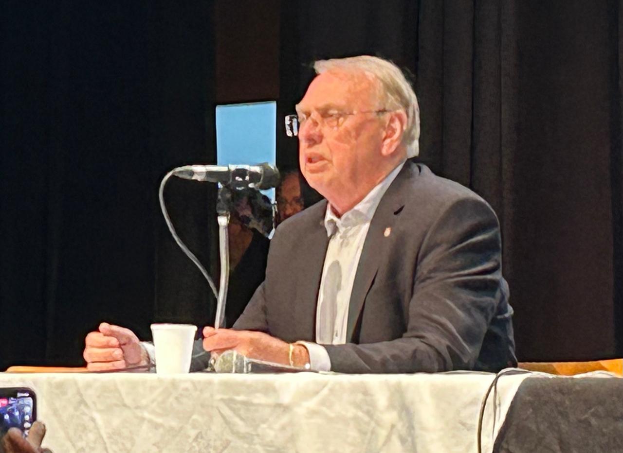 BASTIDORES QUENTES! Osmar Stabile 'bate o martelo' e define o futuro de Fabinho Soldado e Memphis Depay no Corinthians!