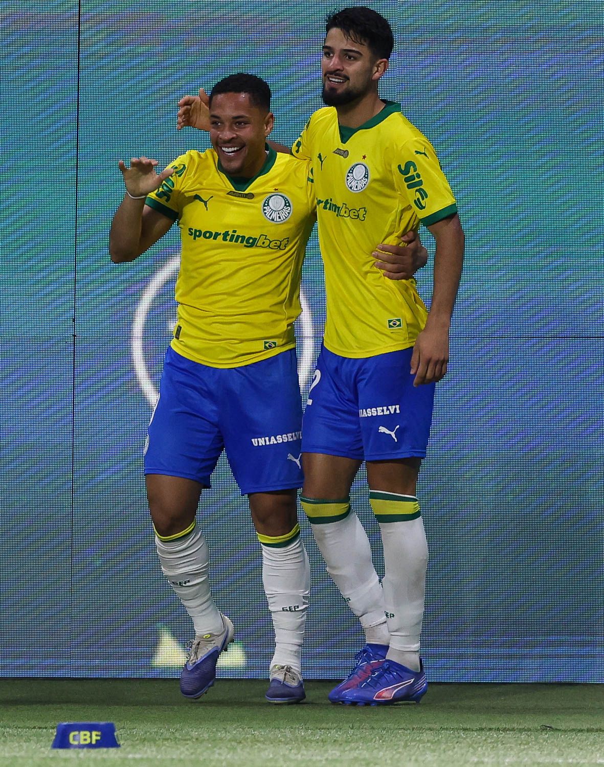 Dupla se destaca e garante vitória do Palmeiras na sequência invicta