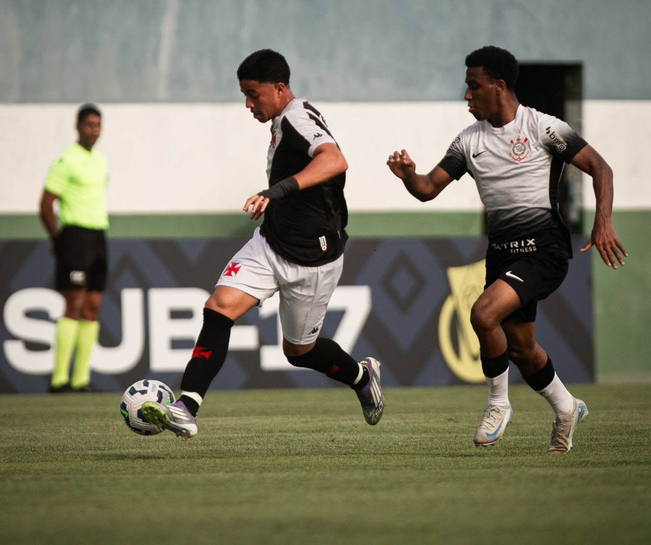 Corinthians vence Vasco fora de casa e retoma boa fase no Brasileiro sub-17