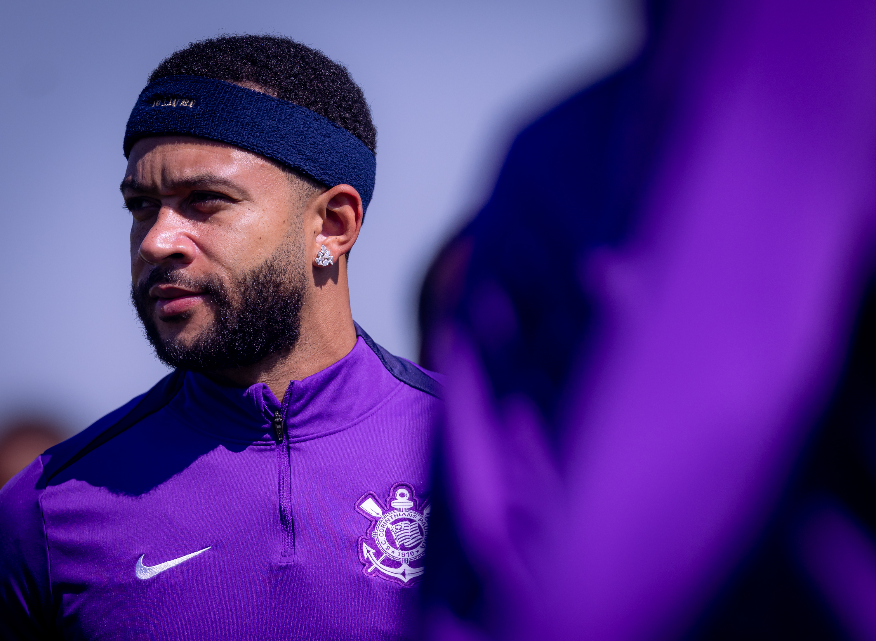 Corinthians reestabelece laços com Memphis após episódios polêmicos