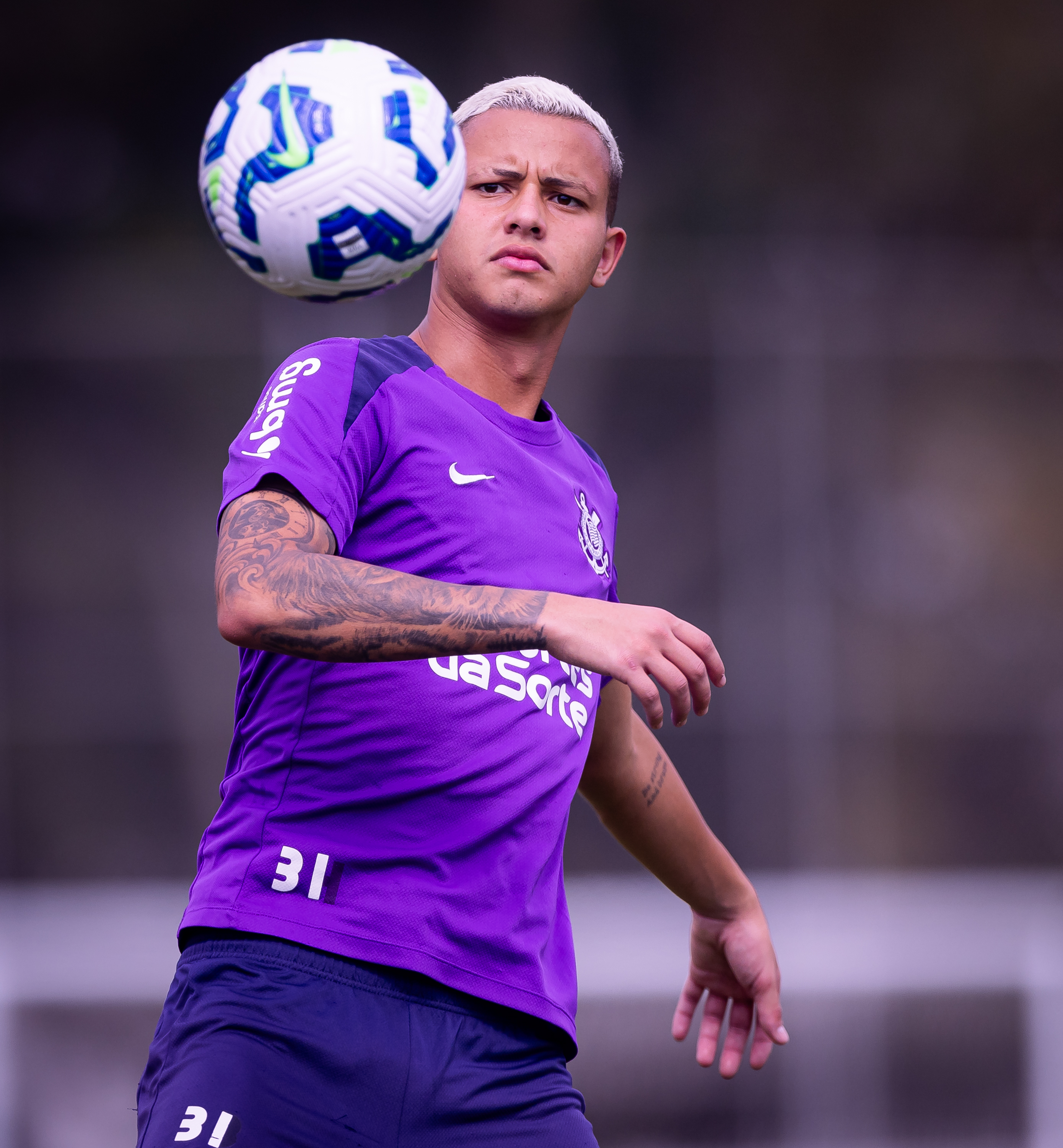 Lesões afetam desempenho do Corinthians, Dorival aposta na base para reverter cenário