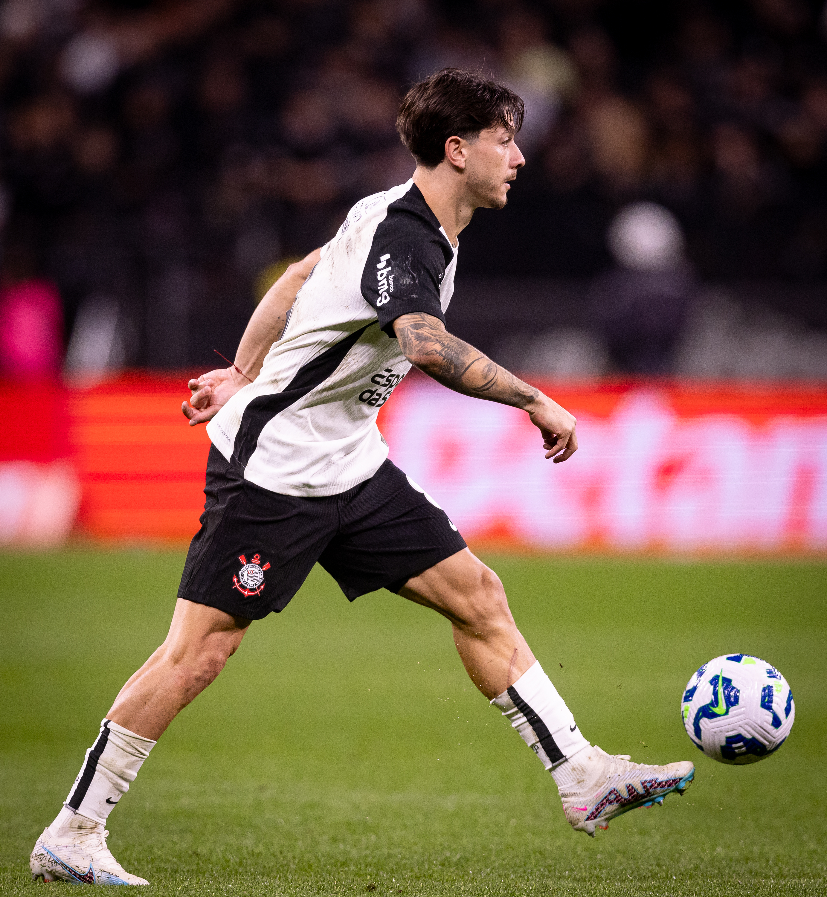 Garro atribui queda de desempenho no Corinthians a problema no joelho