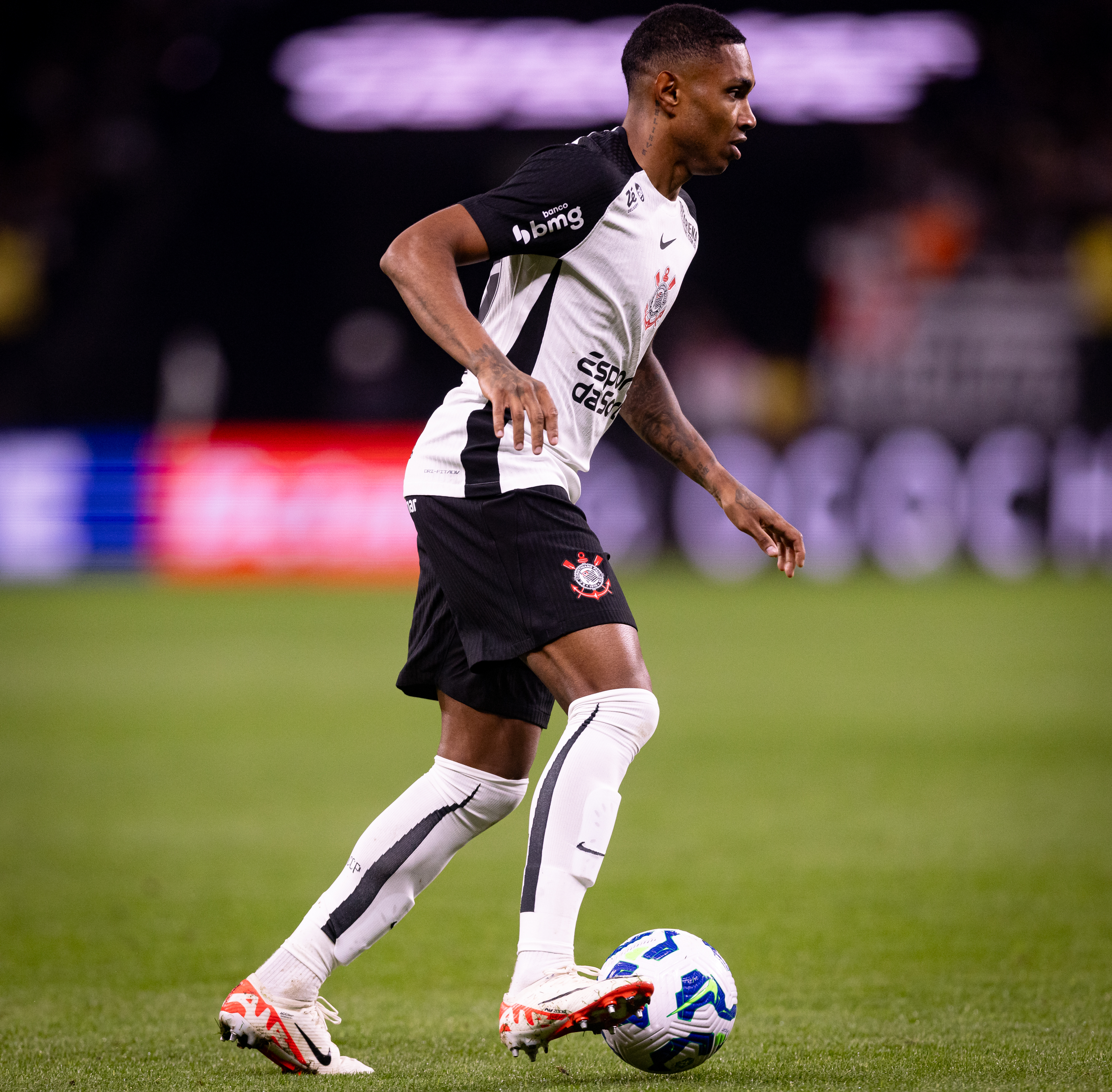 Dorival Acelera Processos e Antecipa Estreia de Vitinho no Corinthians.