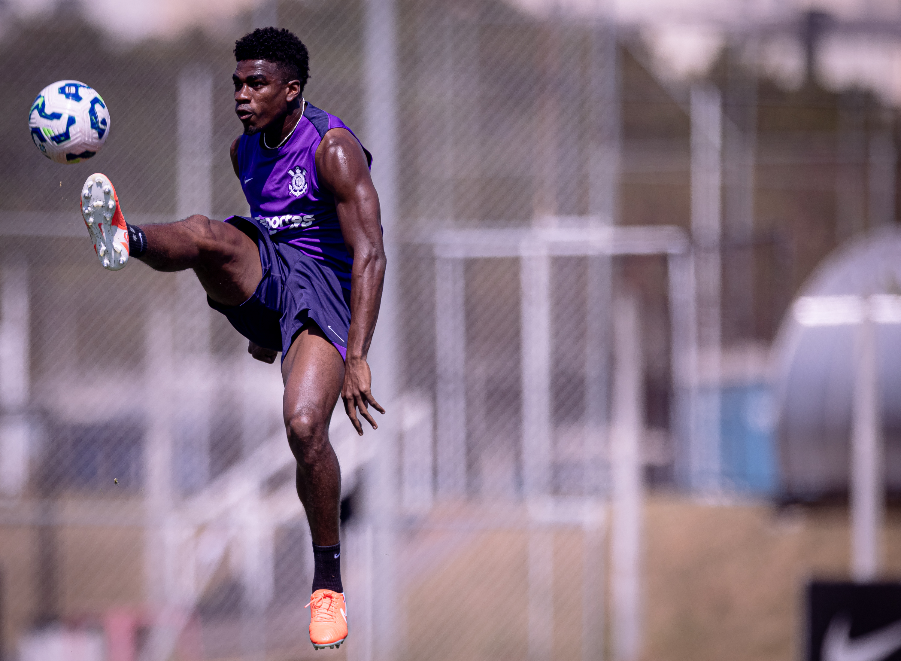 Corinthians busca apoio da Fifa para reverter proibição de transferências