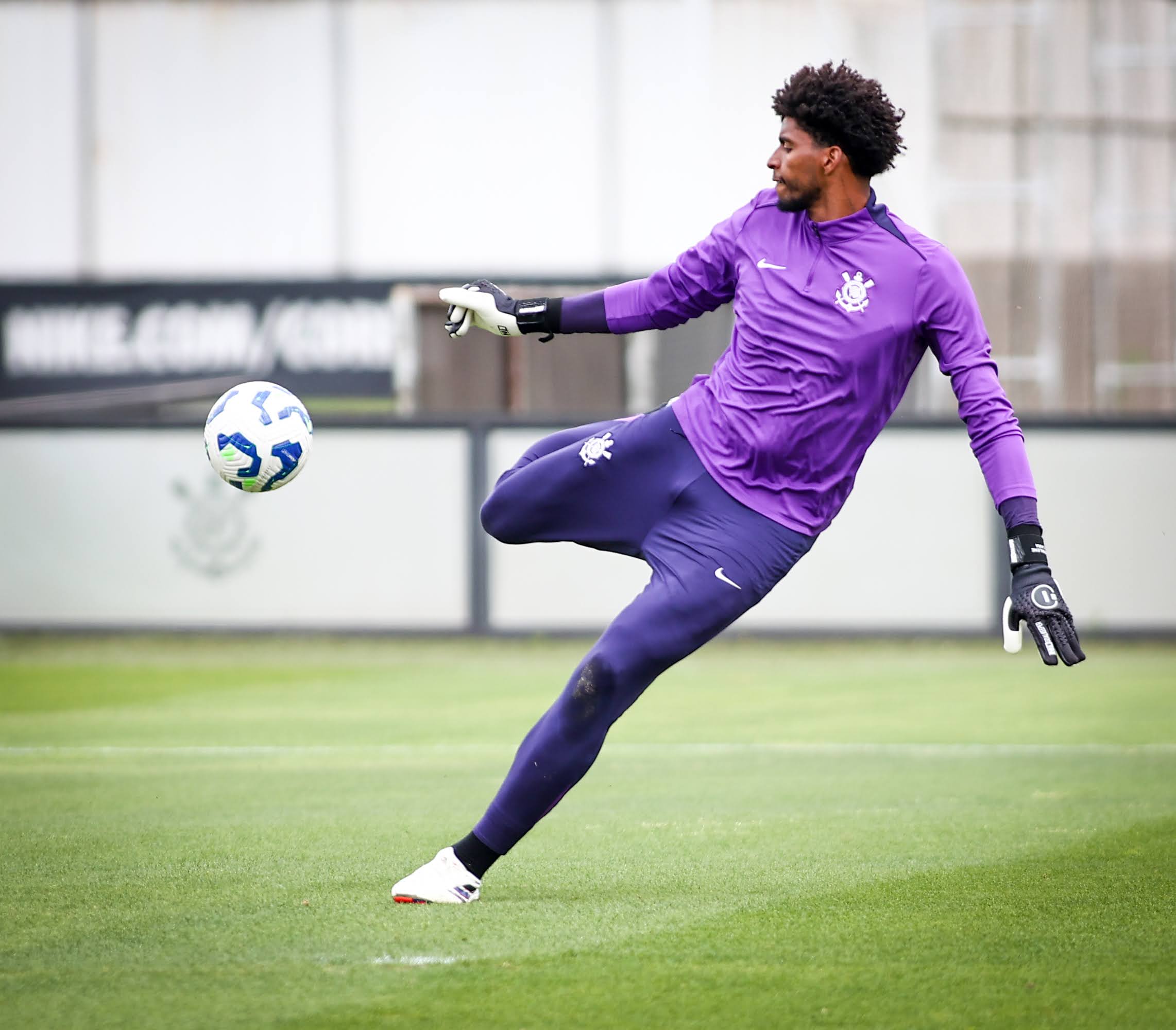 Hugo Souza comenta sobre jogo contra Athletico-PR e agradece convocação do Corinthians