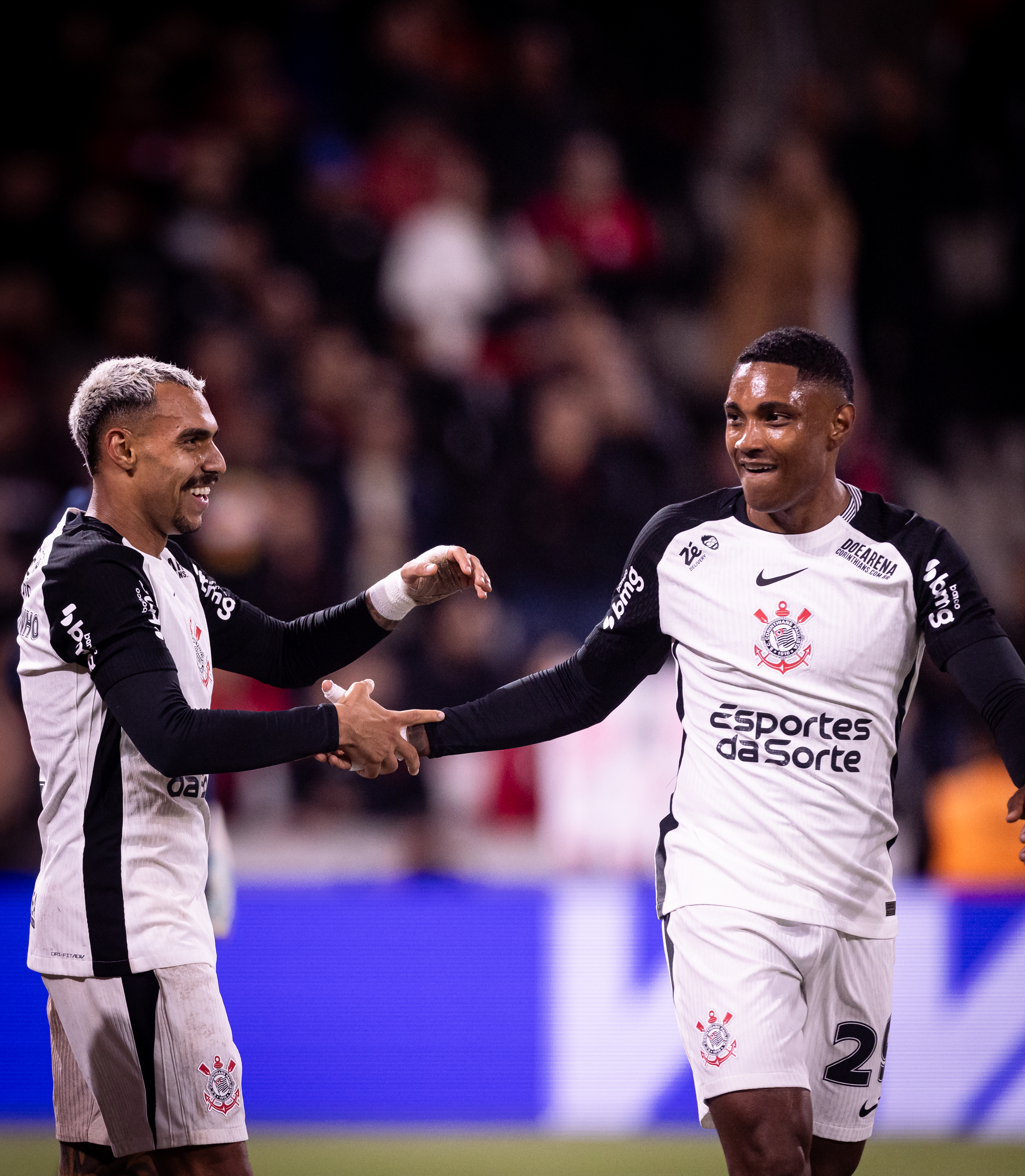 Mudança estratégica de Dorival impulsiona vitória do Corinthians em Curitiba