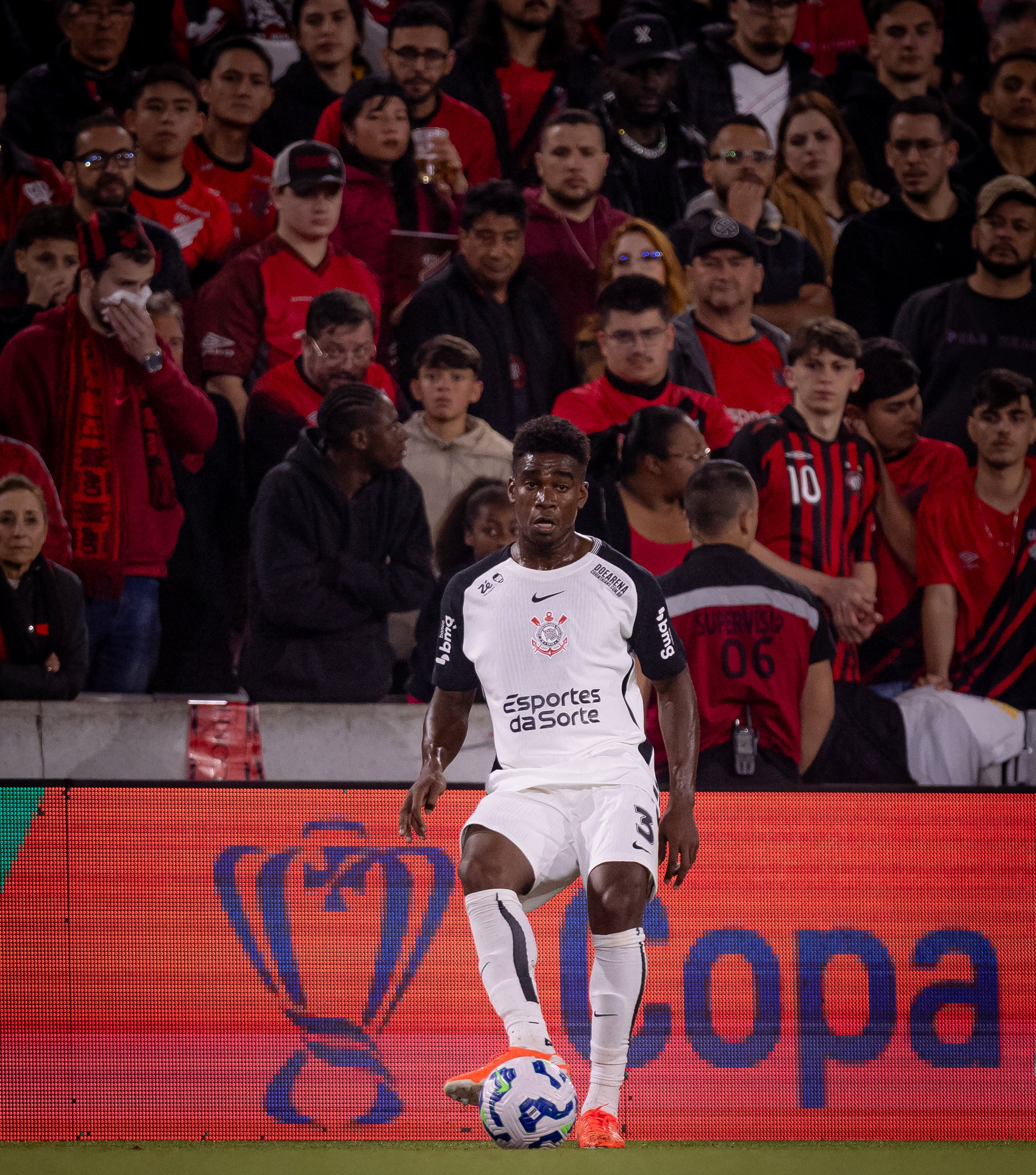 Félix Torres, do Corinthians, é convocado pelo Equador para as Eliminatórias