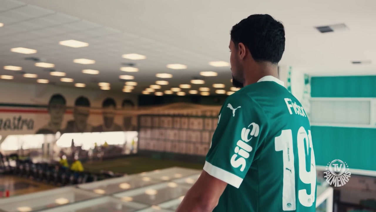 Palmeiras oficializa contratação de Jefté, elogiando o clube como 