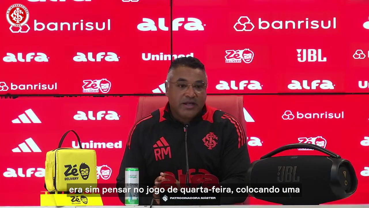 Roger Machado aborda estratégia de risco calculado no confronto contra o Flamengo