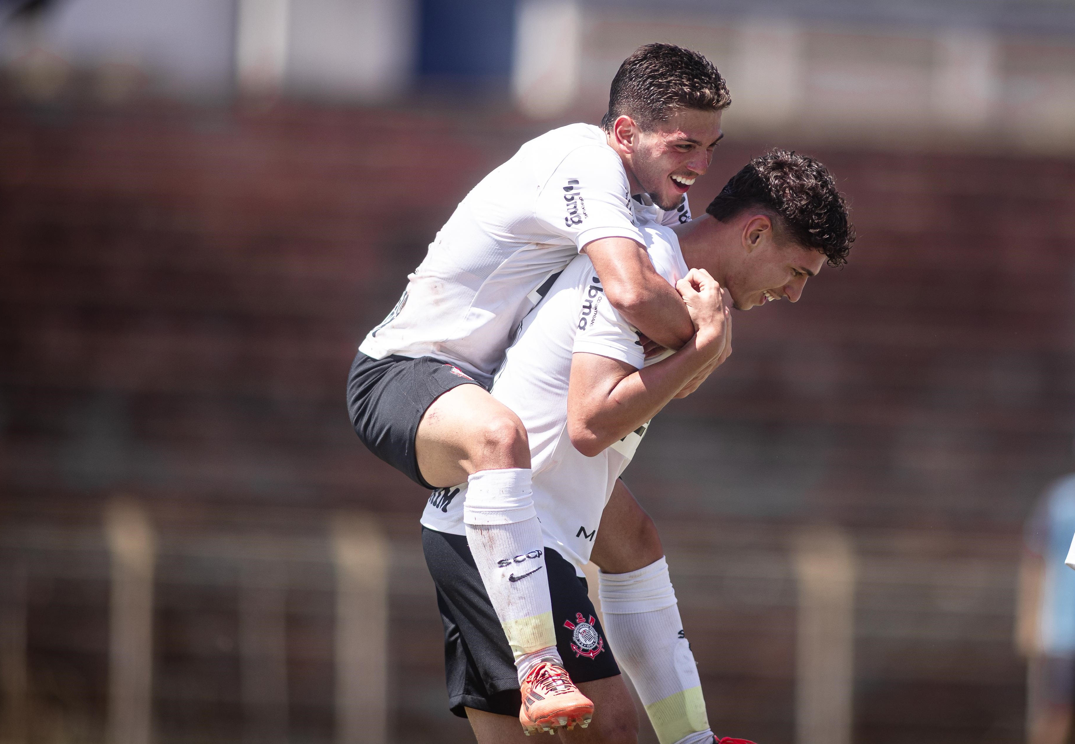 Corinthians triunfa sobre Ferroviária nas categorias Sub-15 e Sub-17 do Paulista