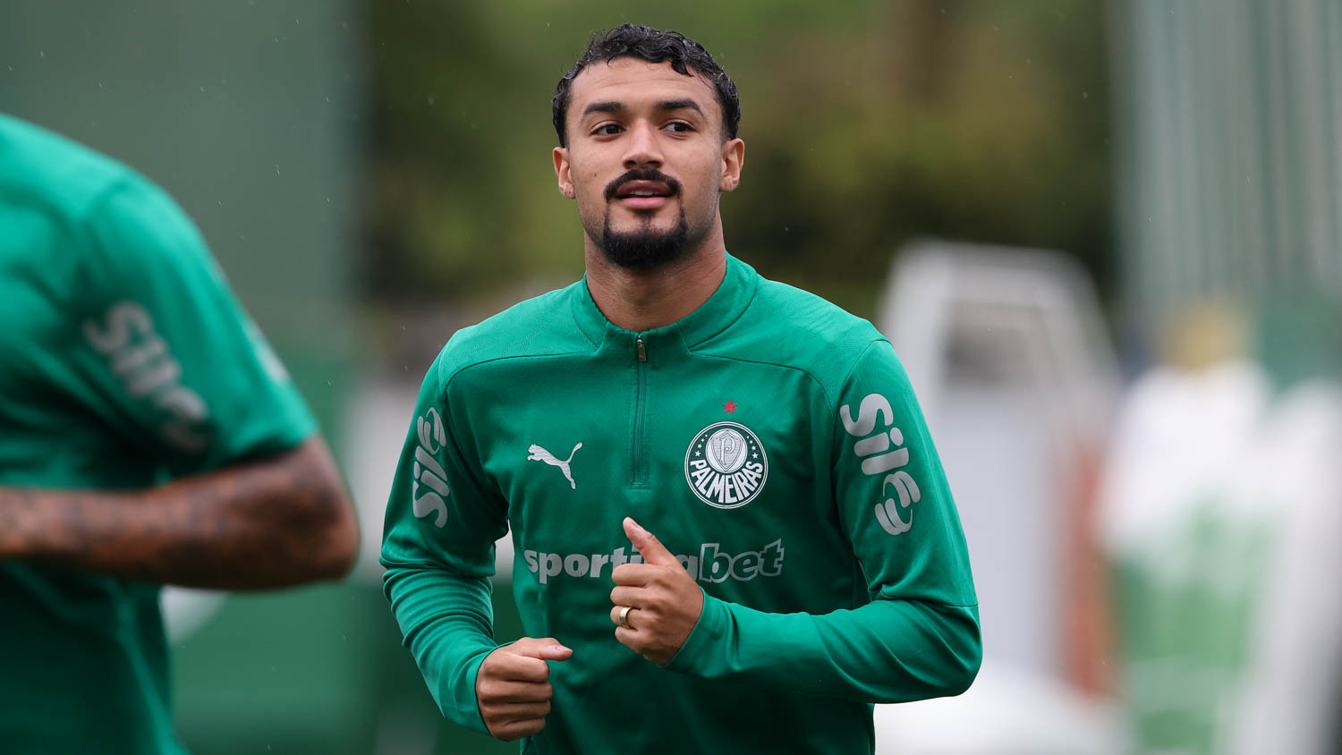 Jefté brilha na estreia como titular e analisa duelo Palmeiras x River Plate