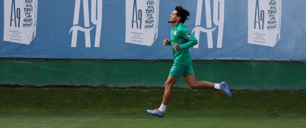 Gómez se destaca em treino enquanto Palmeiras se prepara para duelo contra Bahia