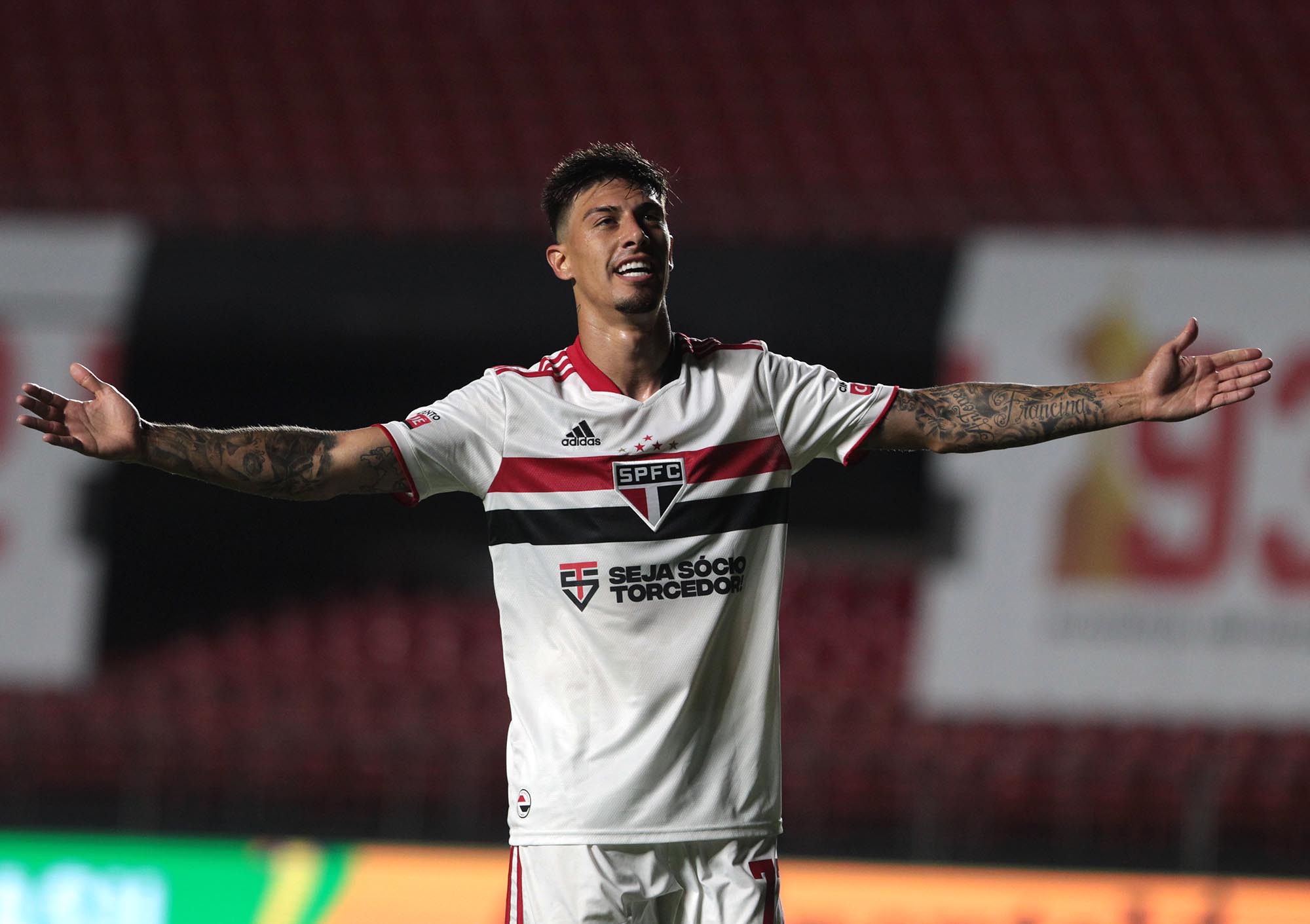 Emiliano Rigoni aparece no BID e fica livre para reestrear pelo São Paulo