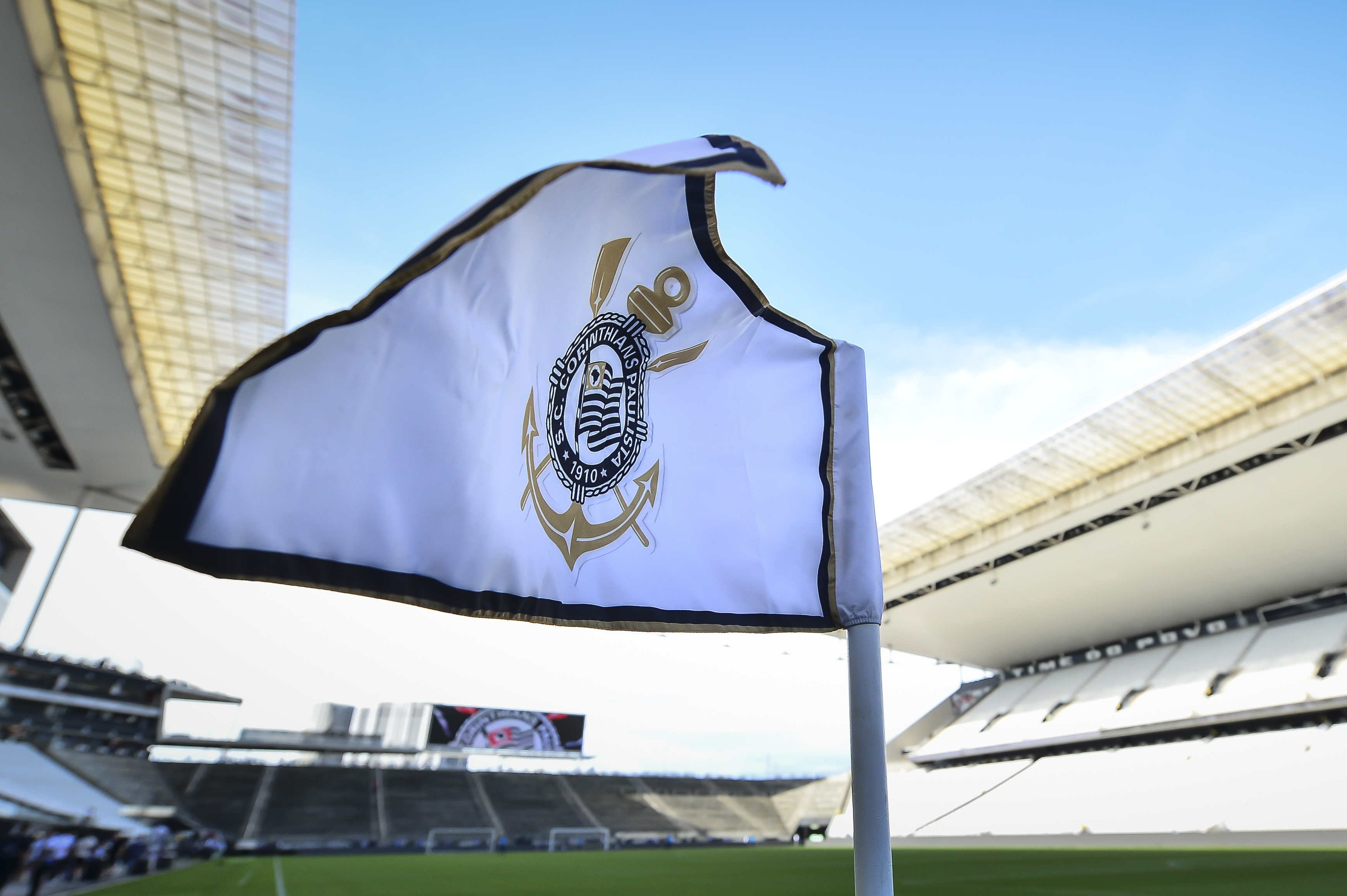 Corinthians gasta mais que o previsto e registra déficit de R$ 60 milhões no 1º semestre 