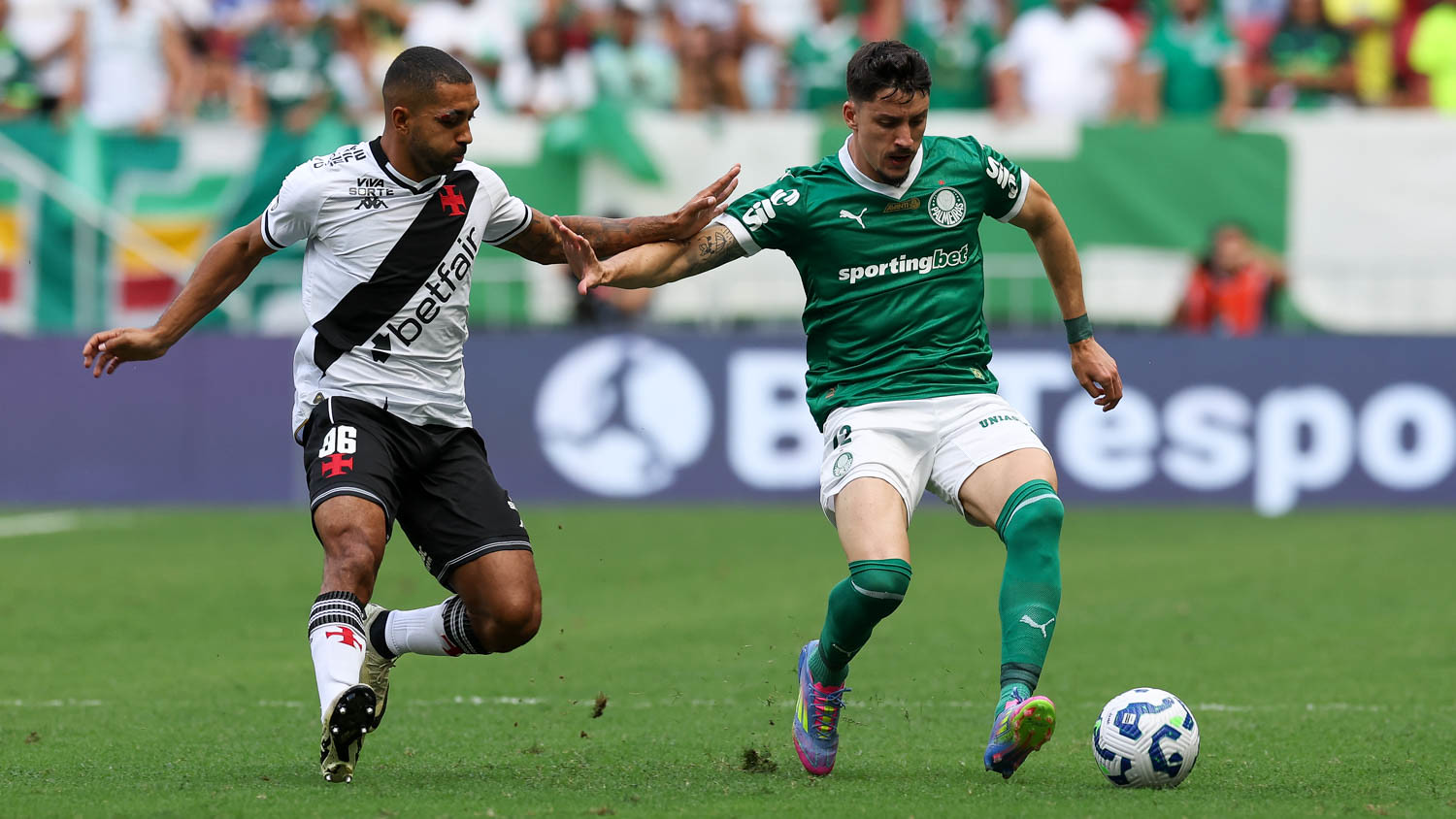 Palmeiras mantém hegemonia sobre Vasco em casa há uma década