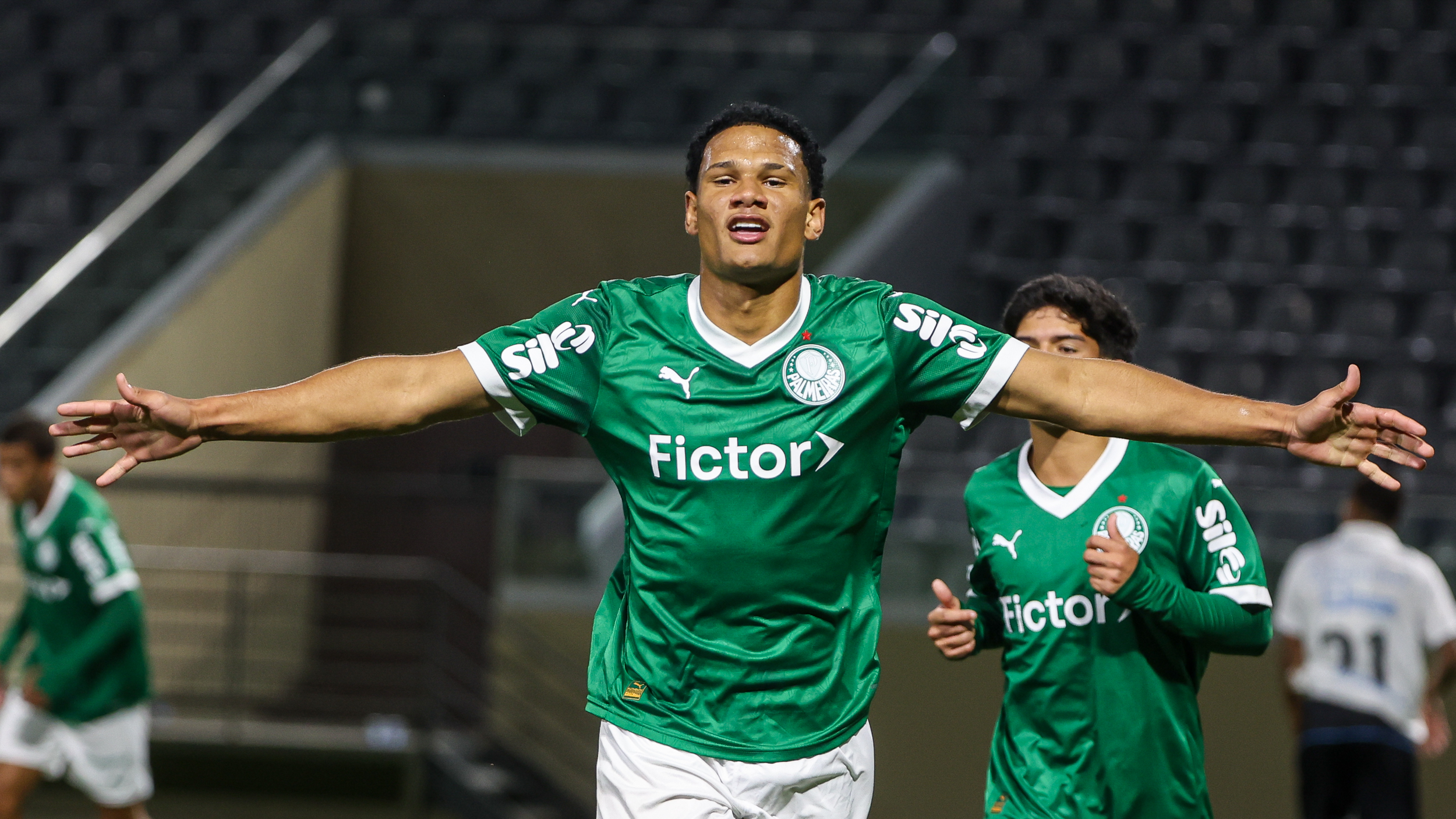 Palmeiras supera Corinthians em emocionante clássico de cinco gols no Brasileiro sub-17
