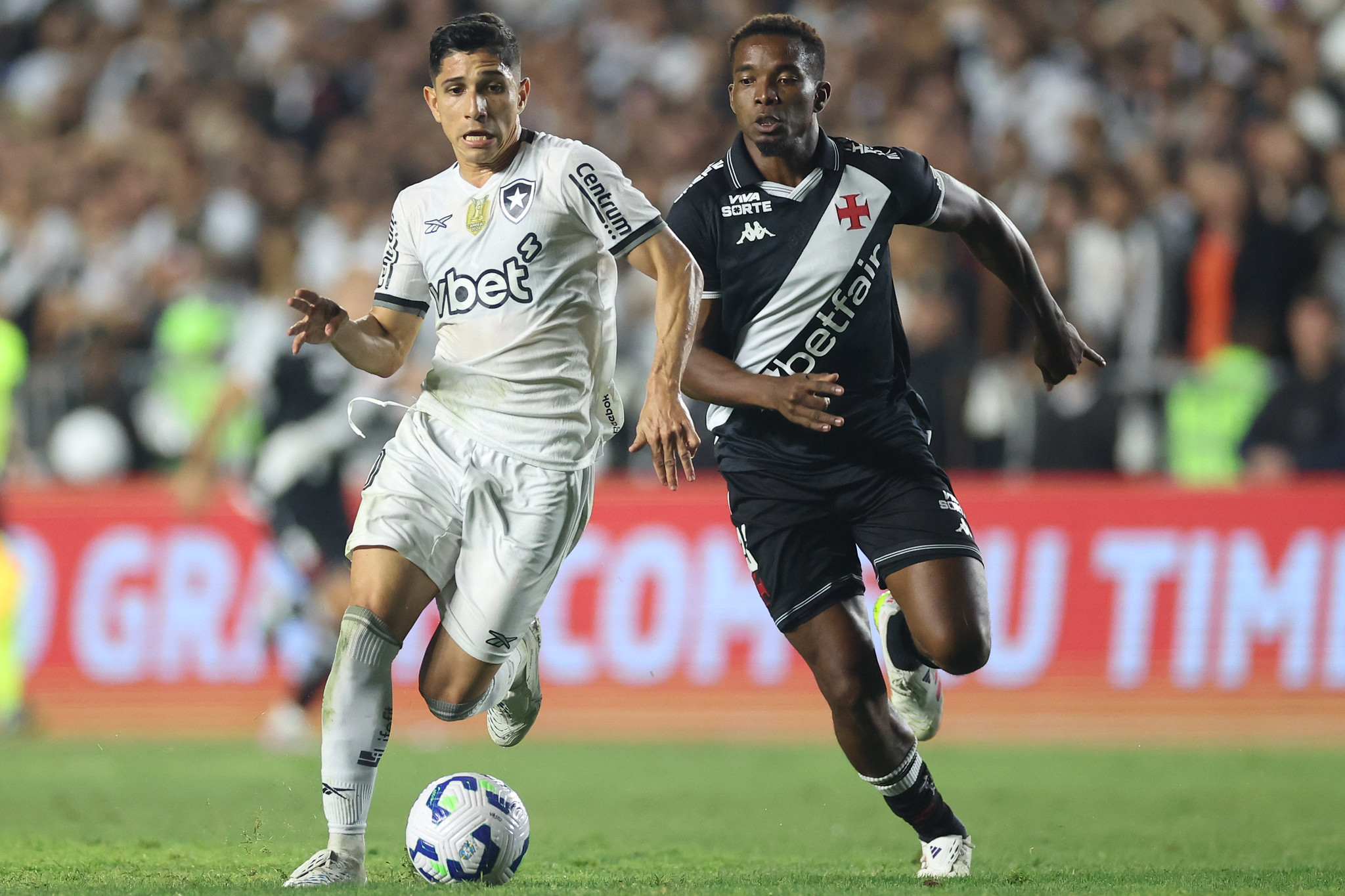 Clássico da Amizade: relembre seis jogos marcantes entre Botafogo e Vasco