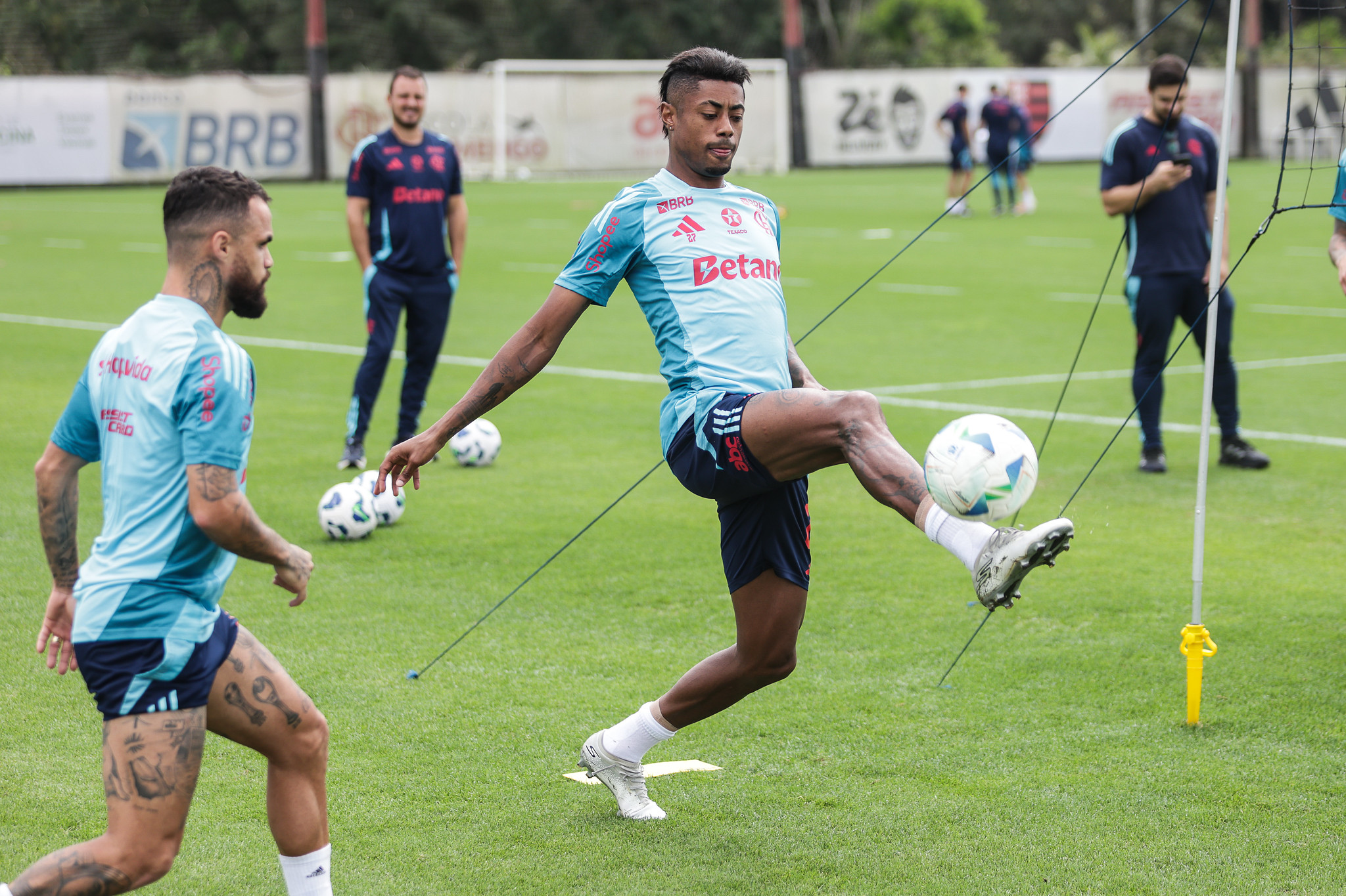 Bruno Henrique punido com 12 jogos de suspensão por envolvimento em apostas