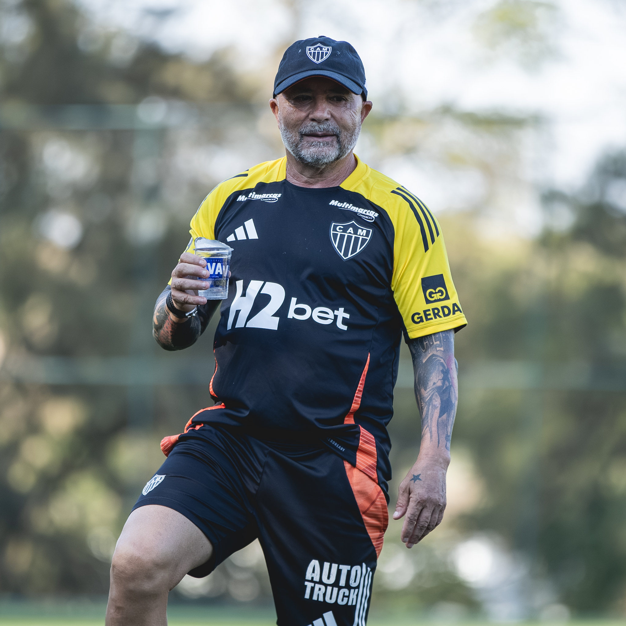 Técnico do Atlético-MG, Sampaoli é registrado no BID e estreia contra o Cruzeiro