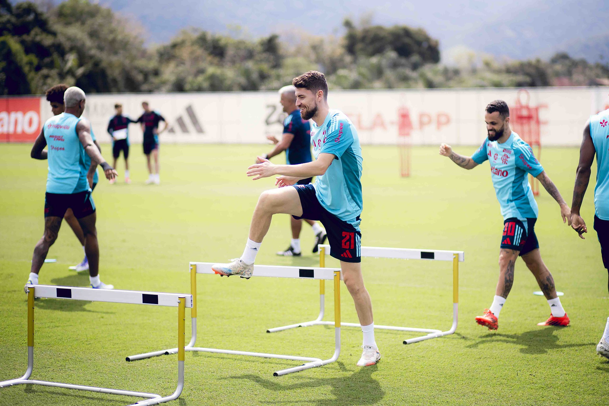 Flamengo intensifica treino tático em preparação para duelo contra o Juventude