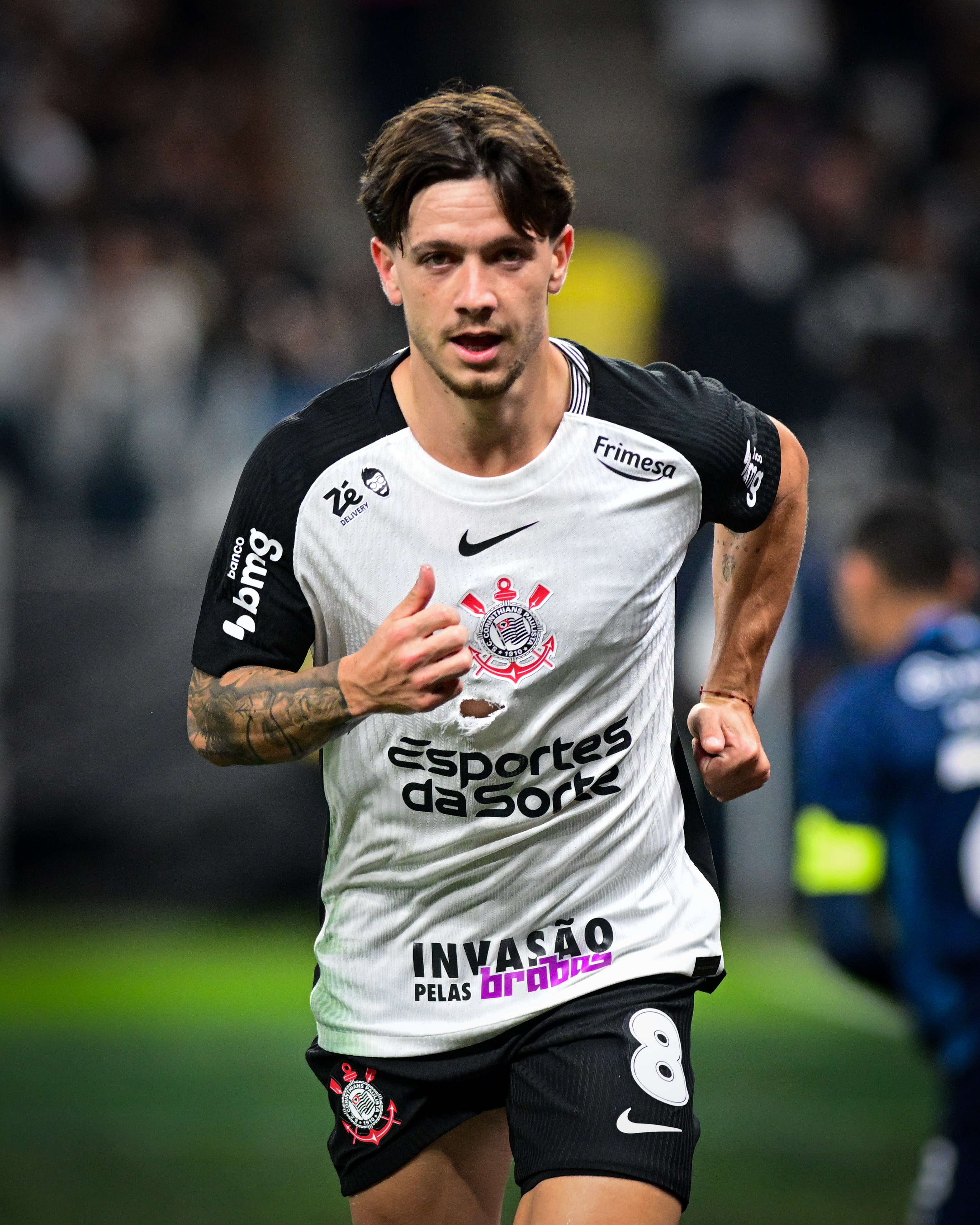 SEQUÊNCIA HISTÓRICA? Meia argentino busca sequência para calar críticas.