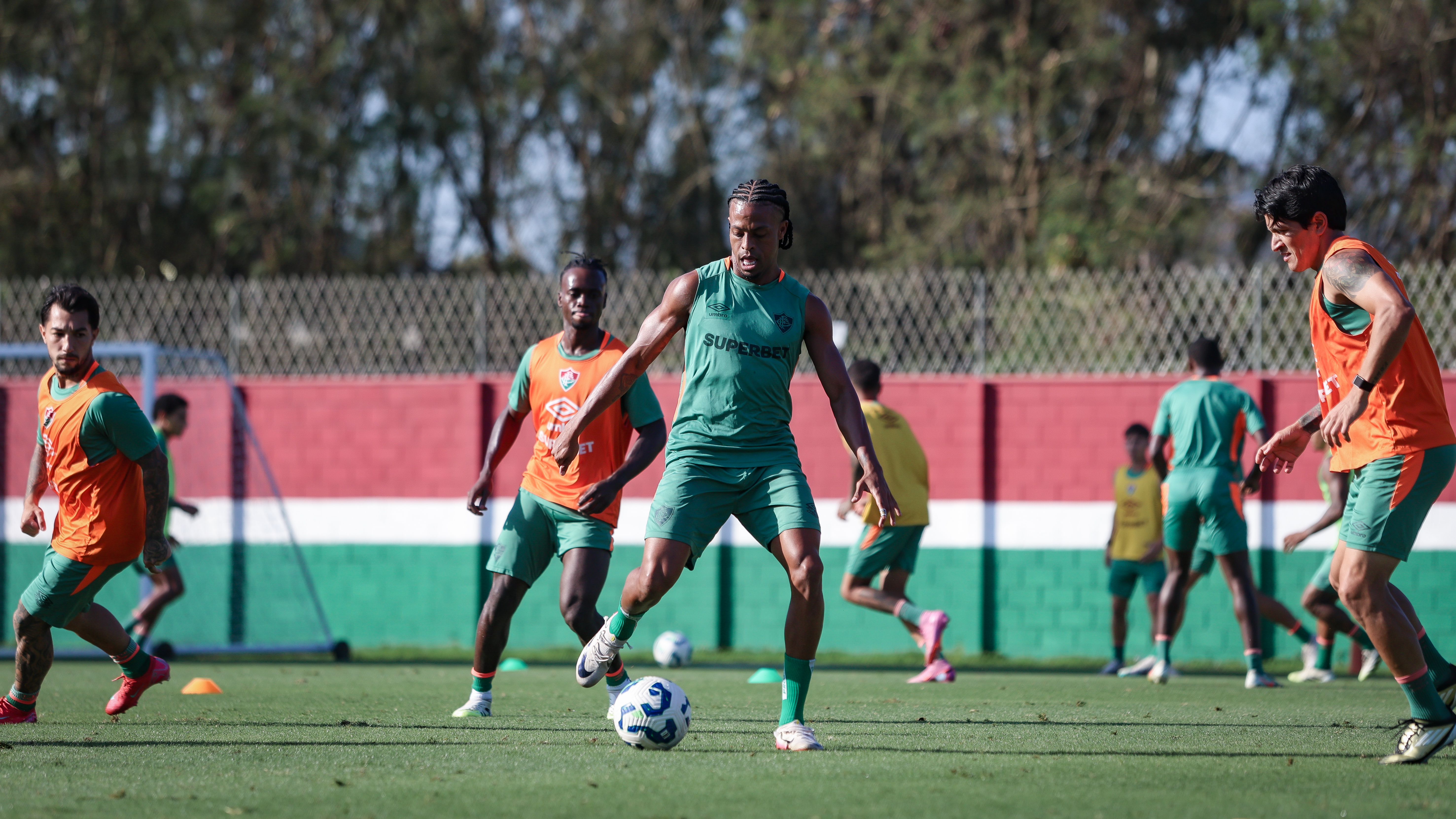 Fluminense retoma treinos após classificação e se prepara para enfrentar o Corinthians