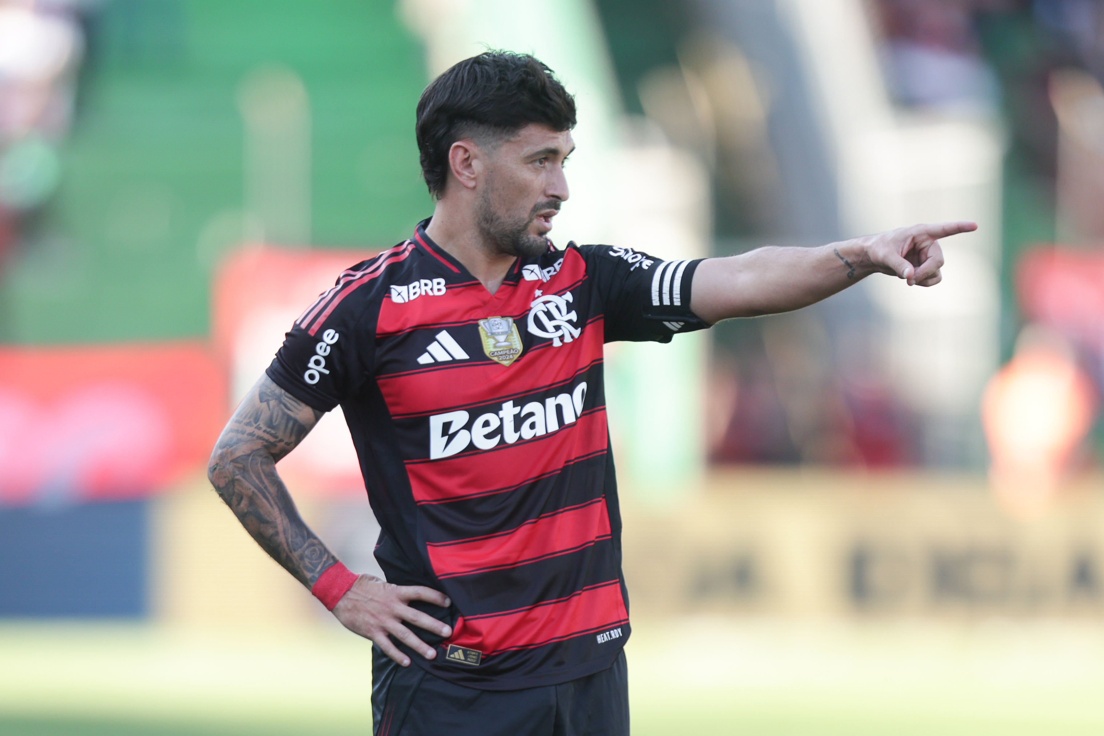 FALA, CRAQUE! Arrascaeta celebra fim de tabu em vitória do Flamengo no Brasileirão