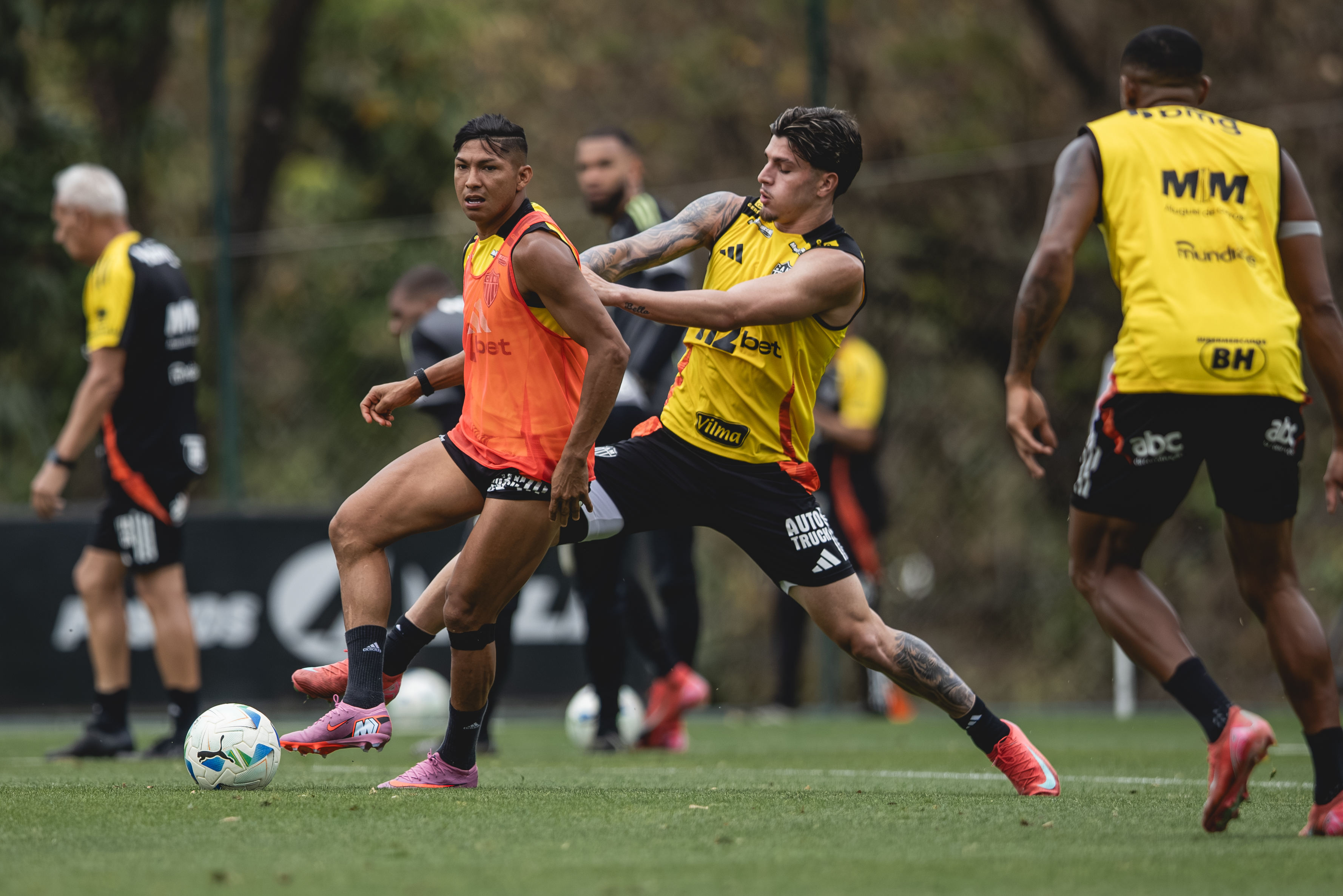 Atlético-MG se reapresenta e define relacionados para duelo contra o Bolívar