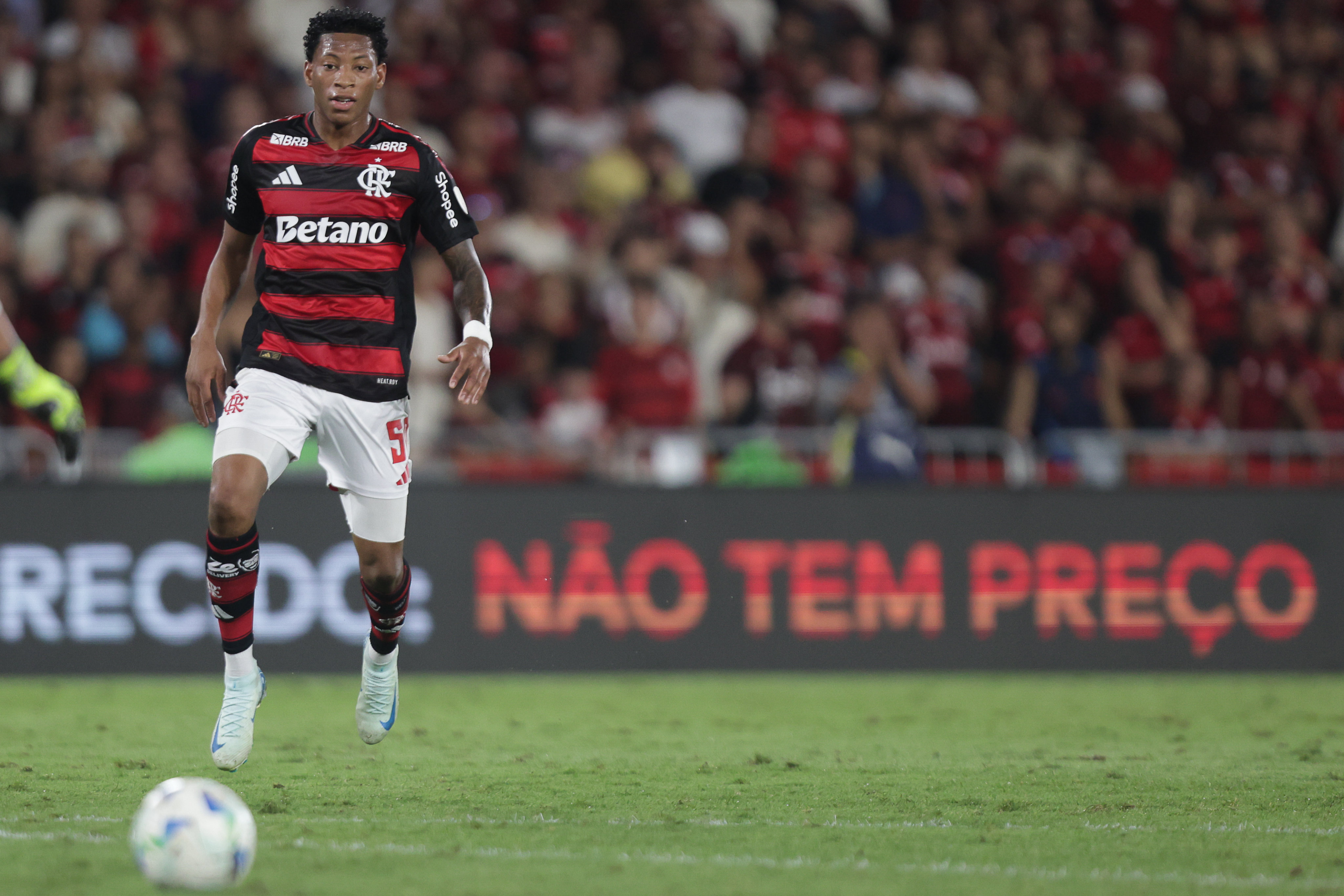Conmebol anula expulsão e libera Plata para atuar pelo Flamengo