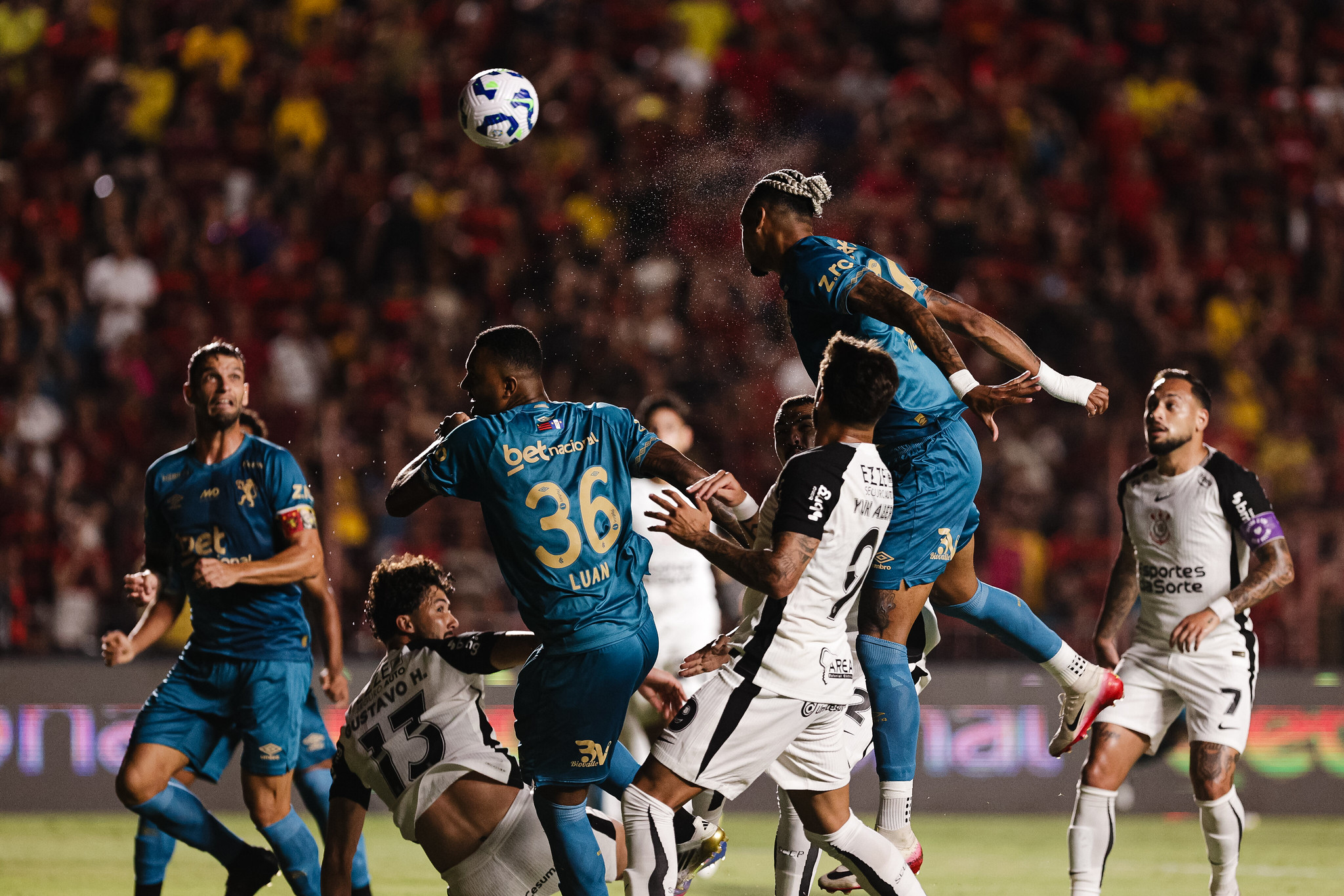 Maycon aponta falhas do Corinthians e analisa enfrentamento com o Flamengo