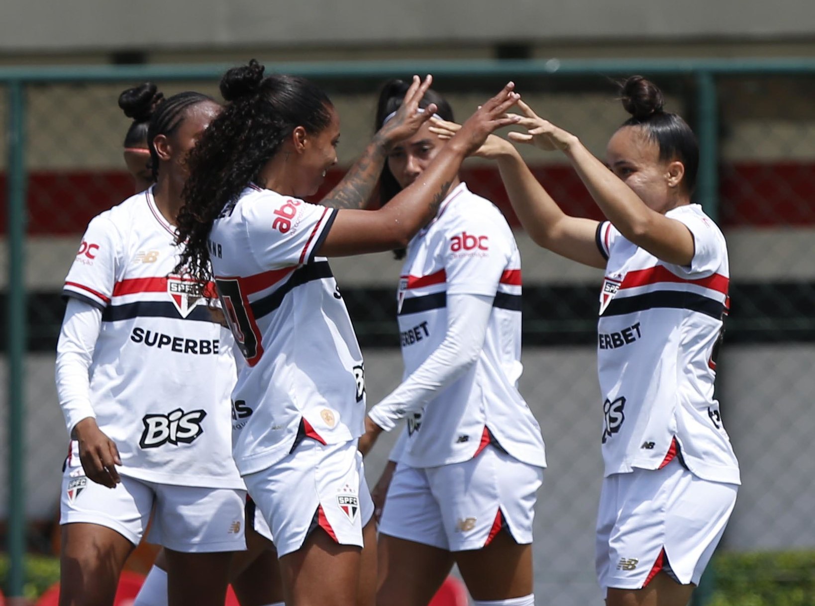 ELIMINAÇÃO PARA RIVAL? Timão sofre revés e dá adeus à Copa do Brasil feminina.