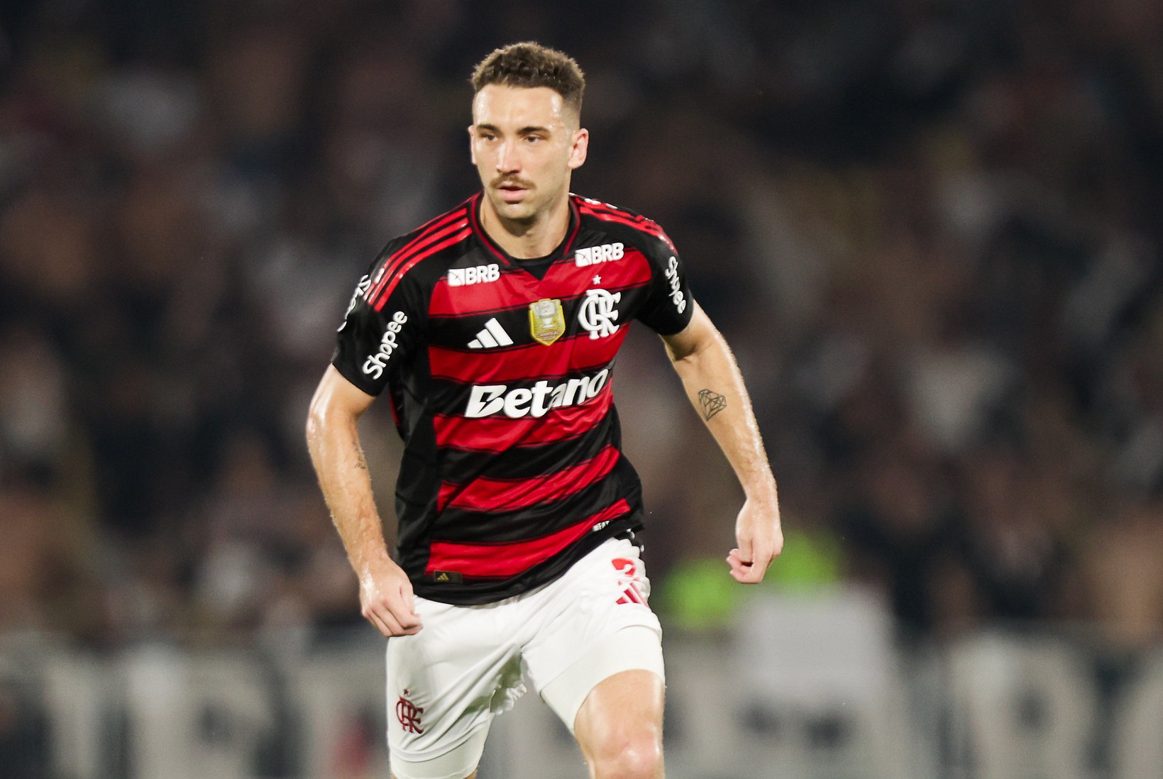 Léo Ortiz critica desperdício de chances em empate do Flamengo contra adversários