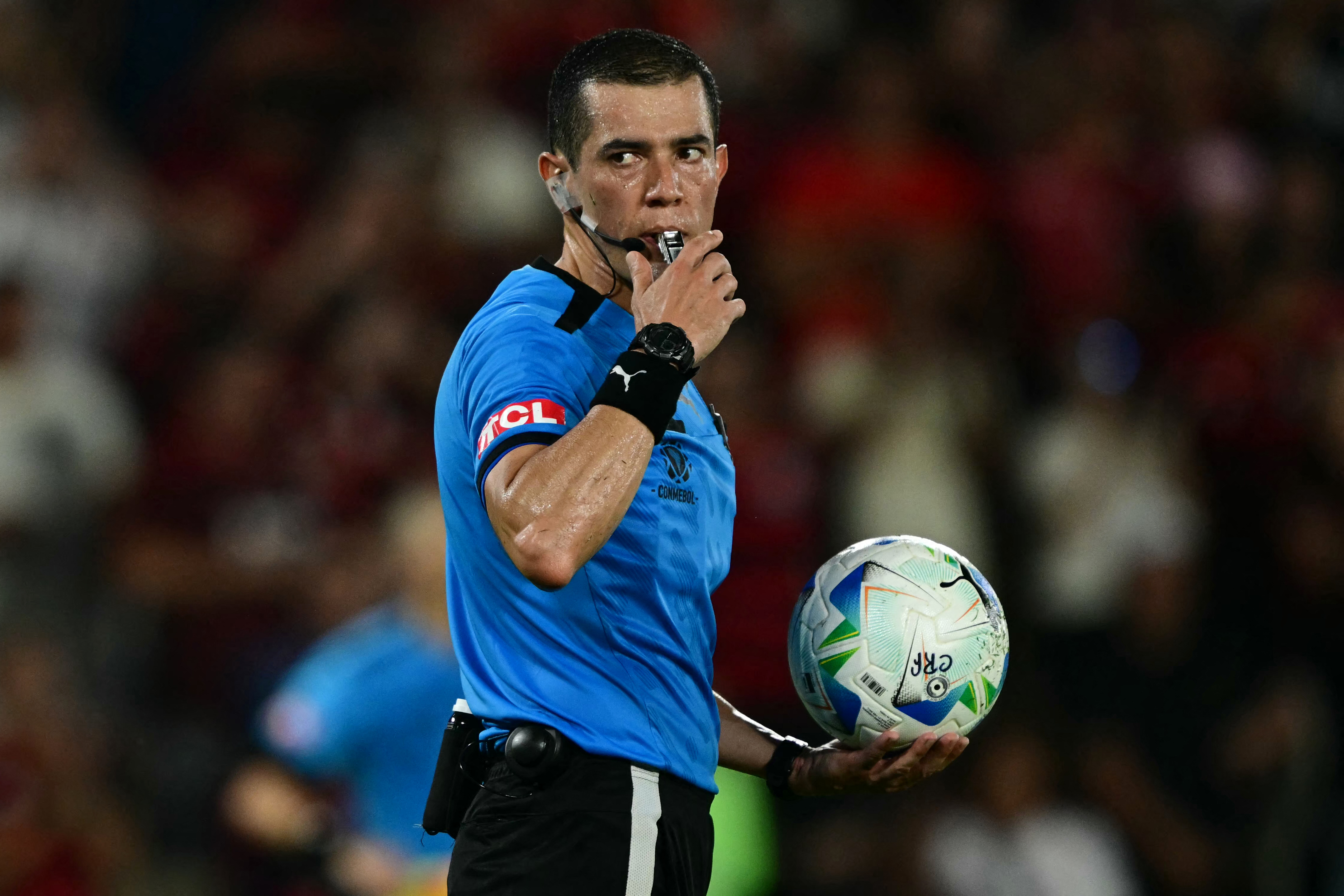 URGENTE: Conmebol reconhece erro em expulsão de Plata e esclarece atuação do VAR