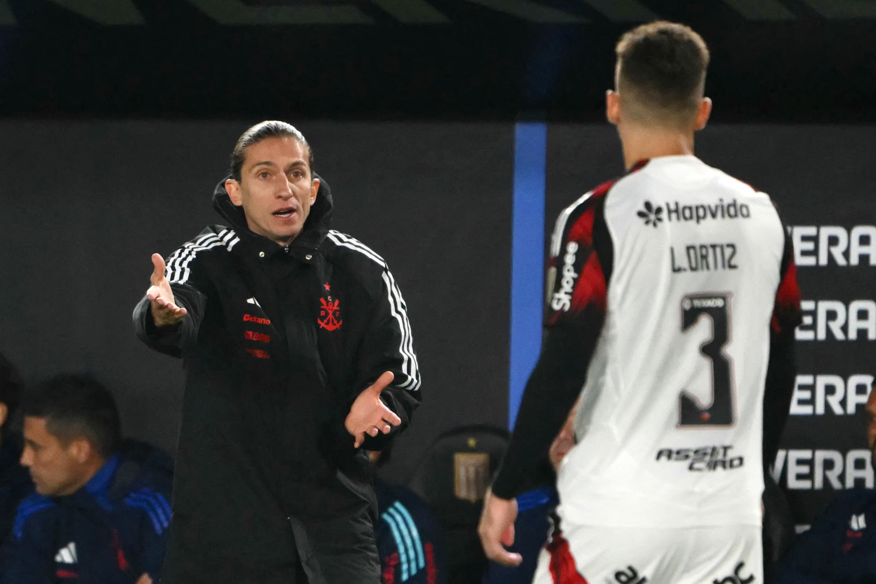 Filipe Luís destaca superação em classificação desafiadora na Libertadores pelo Flamengo