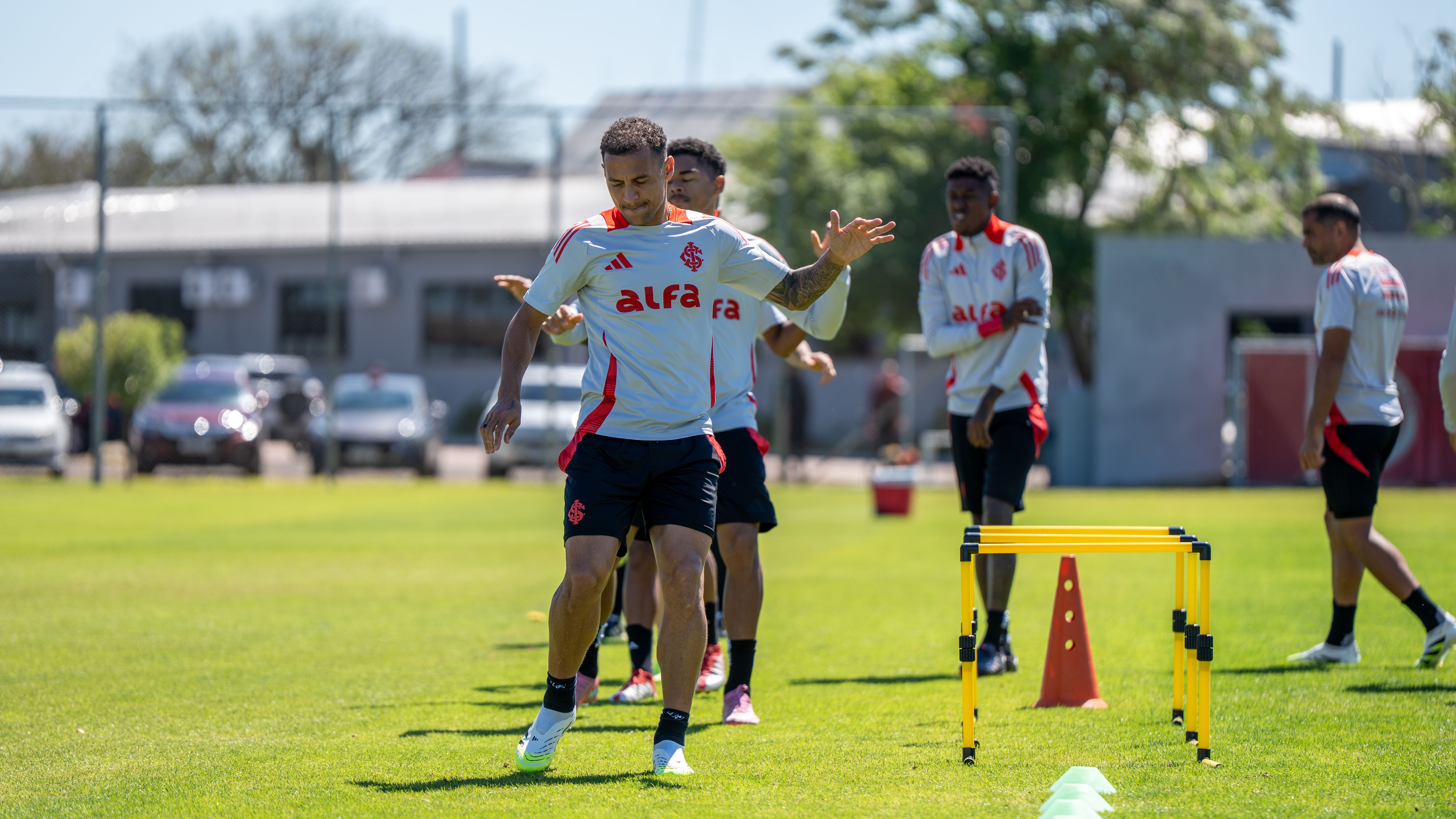 Internacional realiza treino decisivo antes do confronto contra o Corinthians