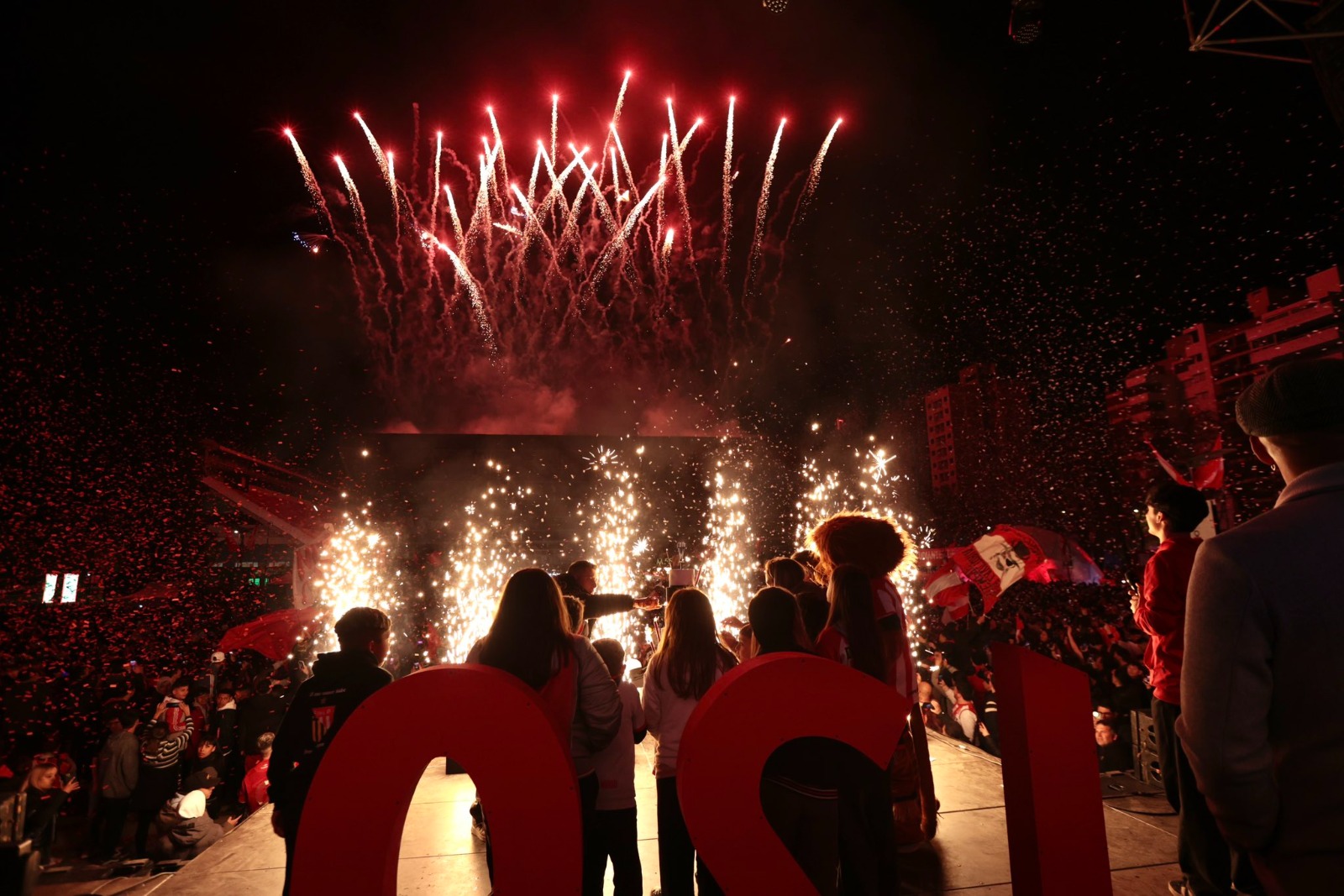 Conflito em La Plata: Flamengo enfrenta tumulto durante madrugada na Argentina