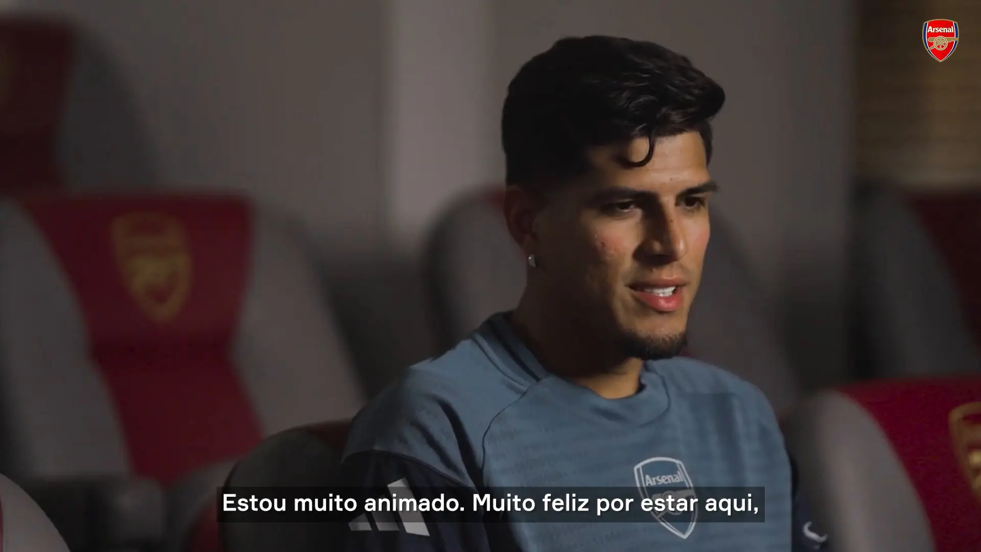 Hincapié elogia Arteta na chegada ao Arsenal: “Um grande treinador”
