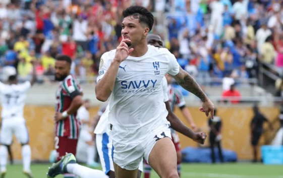 Deitando na Arábia? Marcos Leonardo domina a Arábia e segue no radar do Flamengo