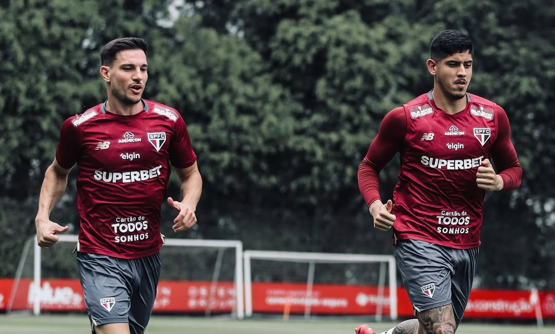 Ferreirinha treina, mas laterais esquerdos trabalham parcialmente no São Paulo