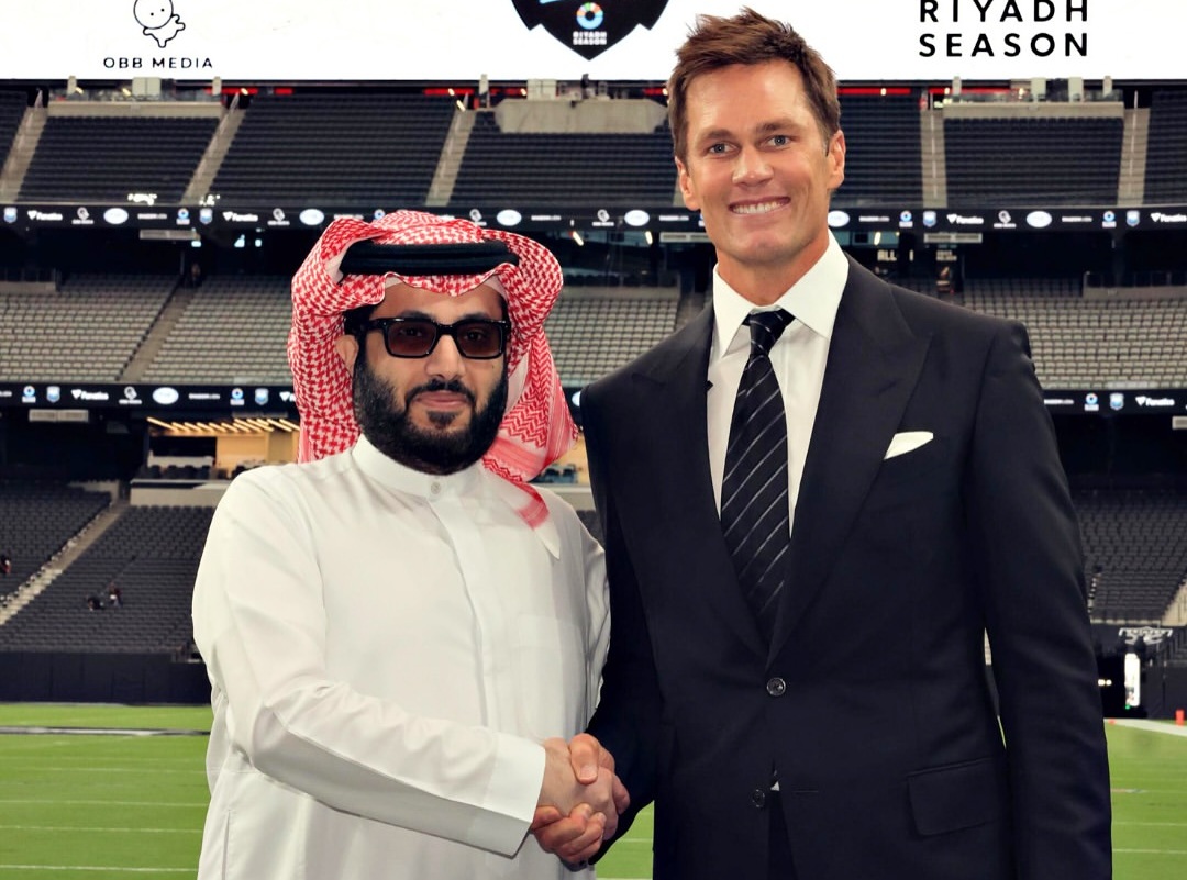 Torneio de flag football com Tom Brady será transferido para os EUA devido à guerra no Oriente Médio