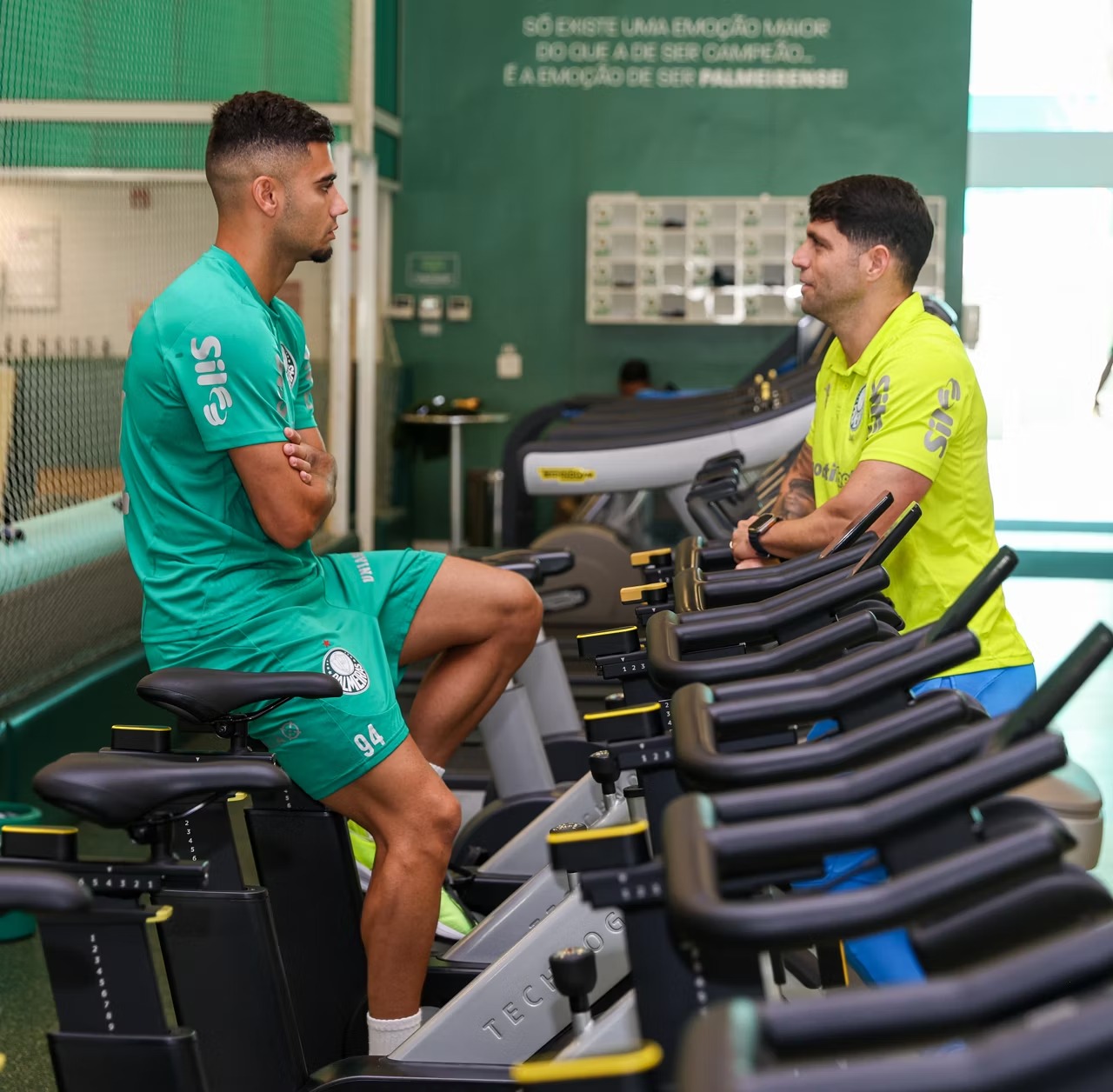 Andreas Pereira inicia trajetória na Academia de Futebol do Palmeiras com fotos exclusivas