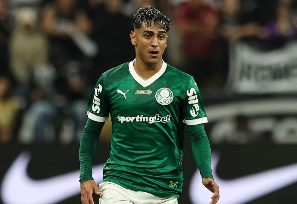 Facundo Torres vê concorrentes em alta e perde espaço no time titular do Palmeiras