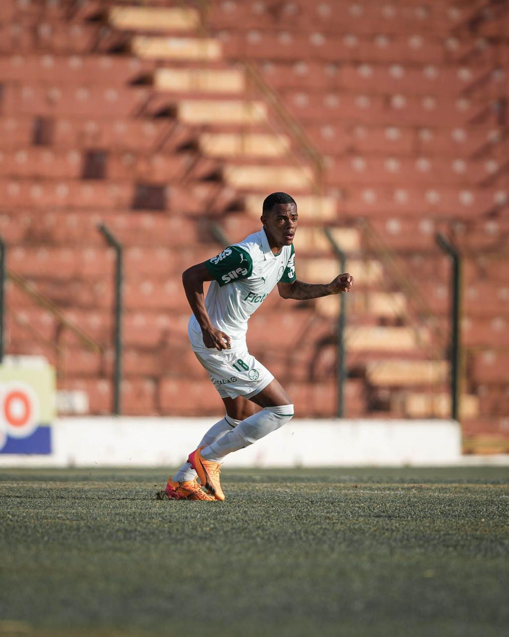 Jogador destaca estreia pelo Palmeiras sub-20 após transferência por empréstimo do América-MG