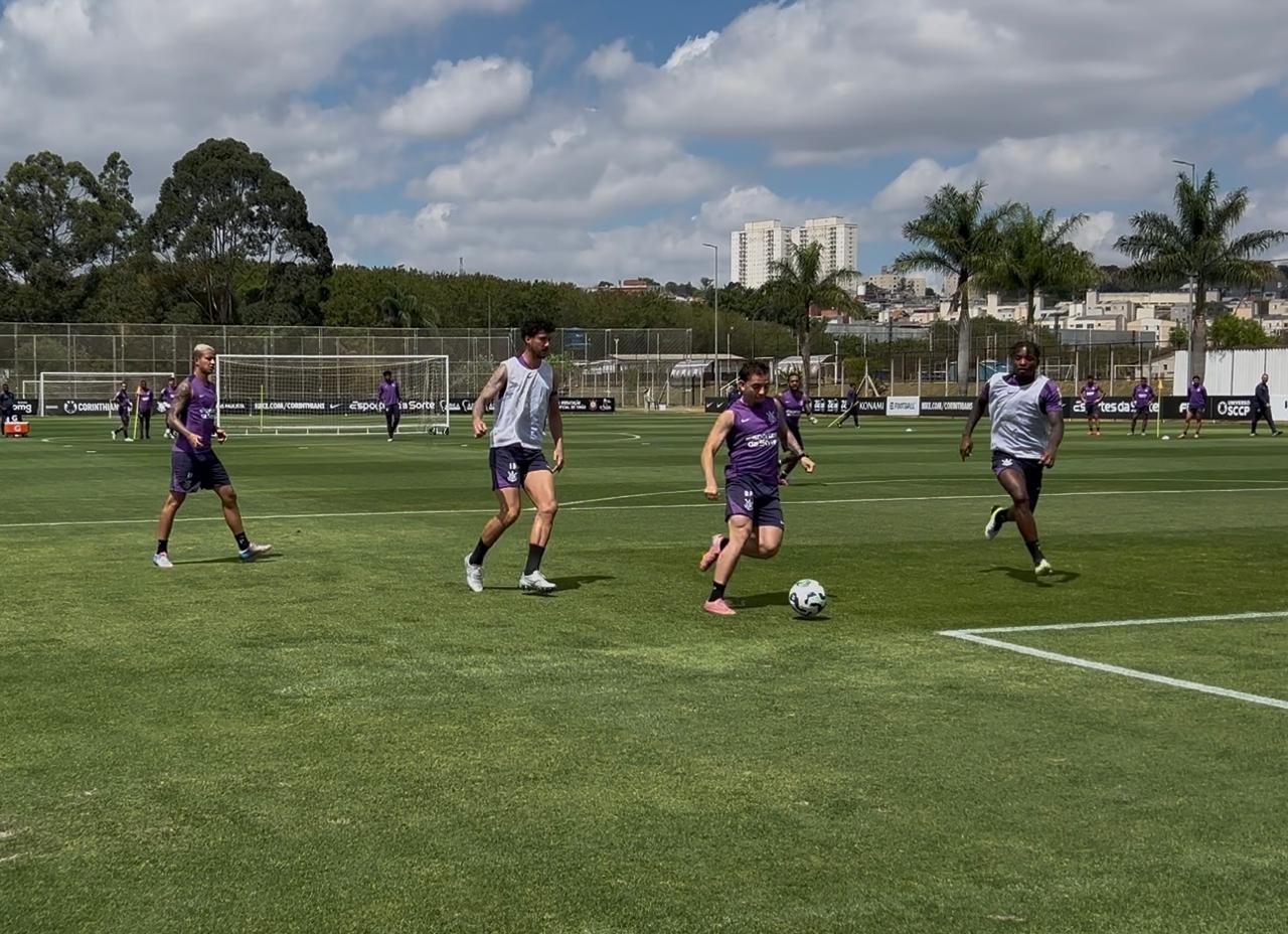Corinthians realiza treino aberto e aguarda retornos para duelo contra o Sport