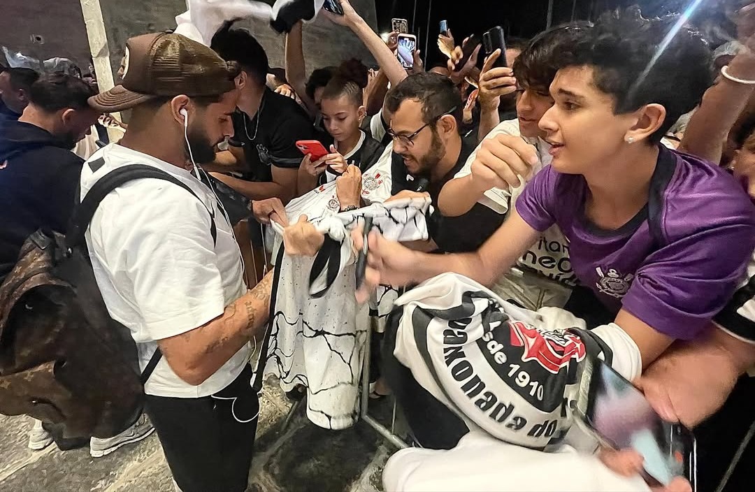 TIMÃO CHEGA A RECIFE! Reforços voltam e Dorival monta time competitivo para a partida.