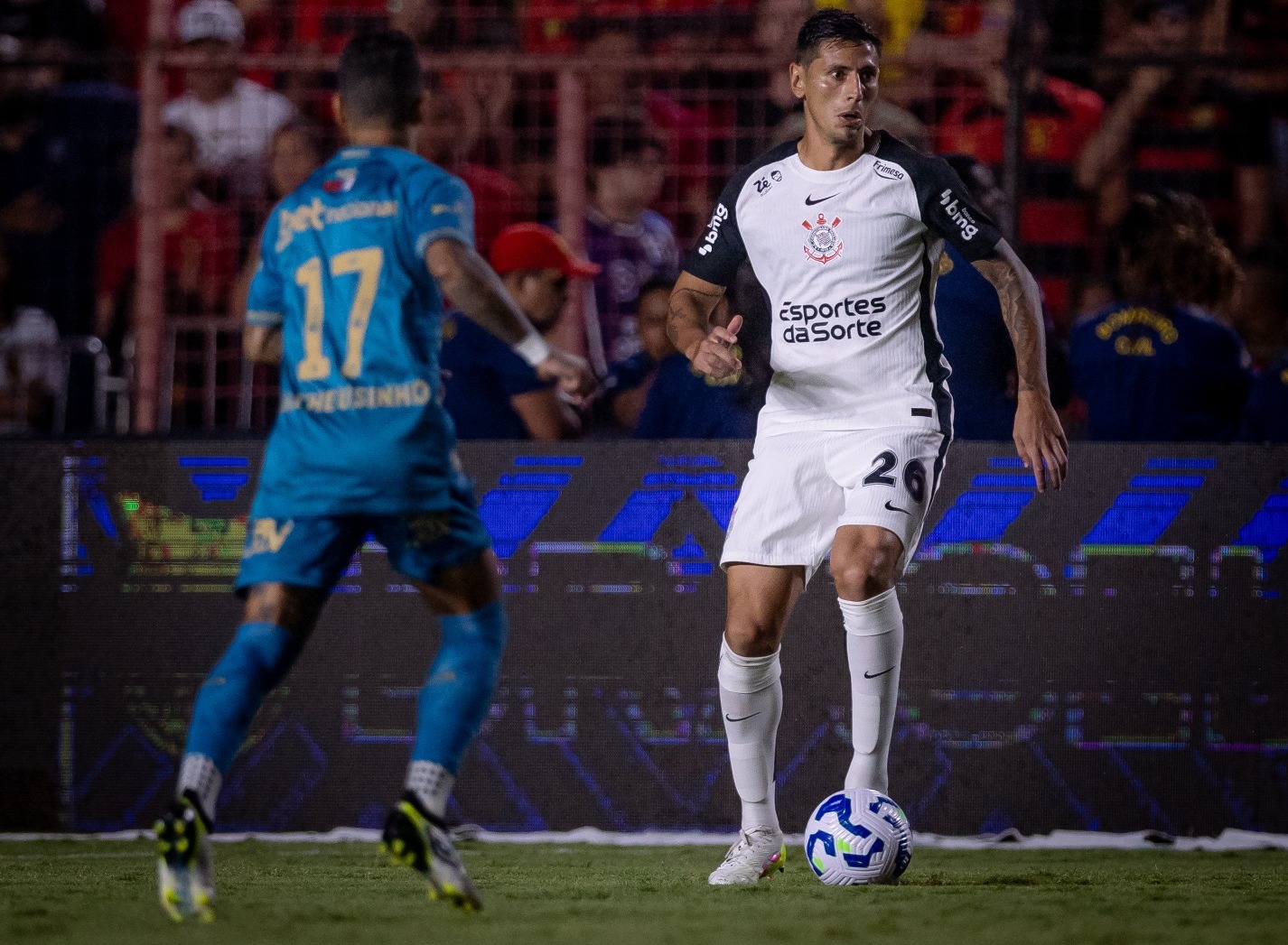 NOVA FUNÇÃO! Angileri ganha destaque no Corinthians após jogar em nova posição!