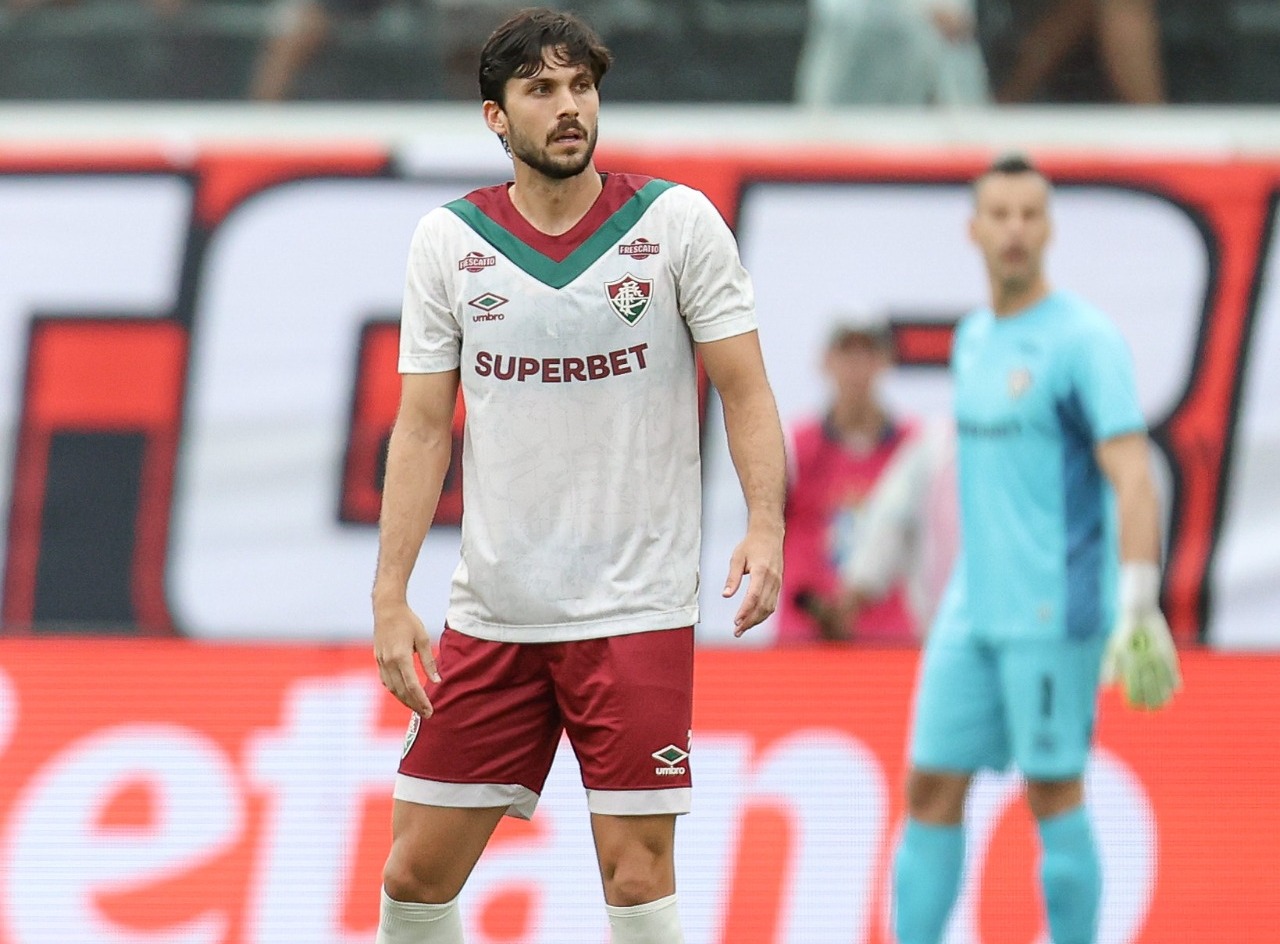 Igor Rabello reclama de árbitro após expulsão: 