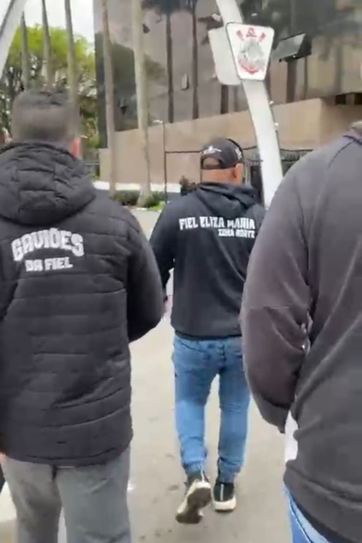 TENSÃO NO PARQUE? Encontro com gaviões movimenta bastidores do clube.